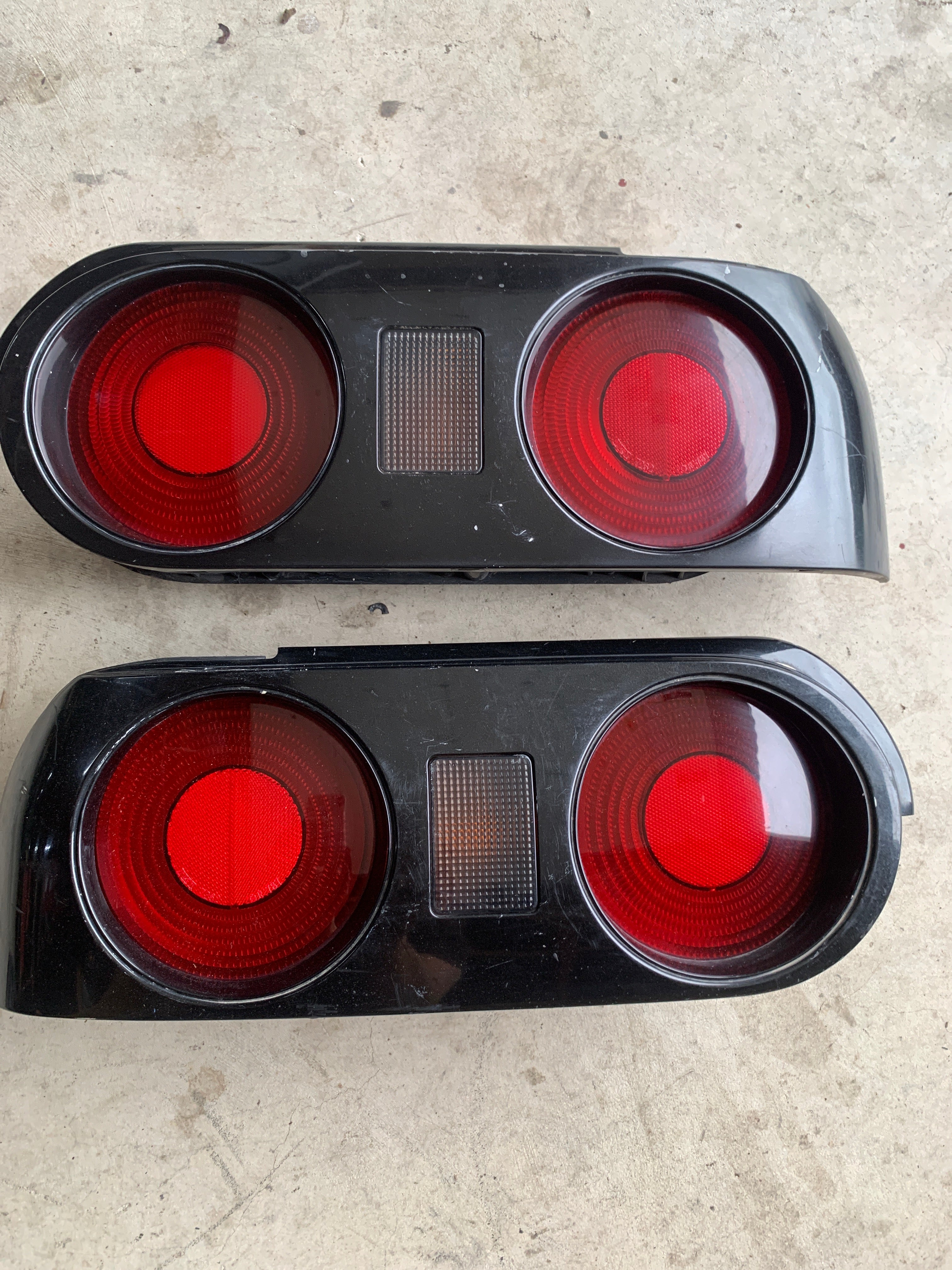 Tail lights, R32 Coupe