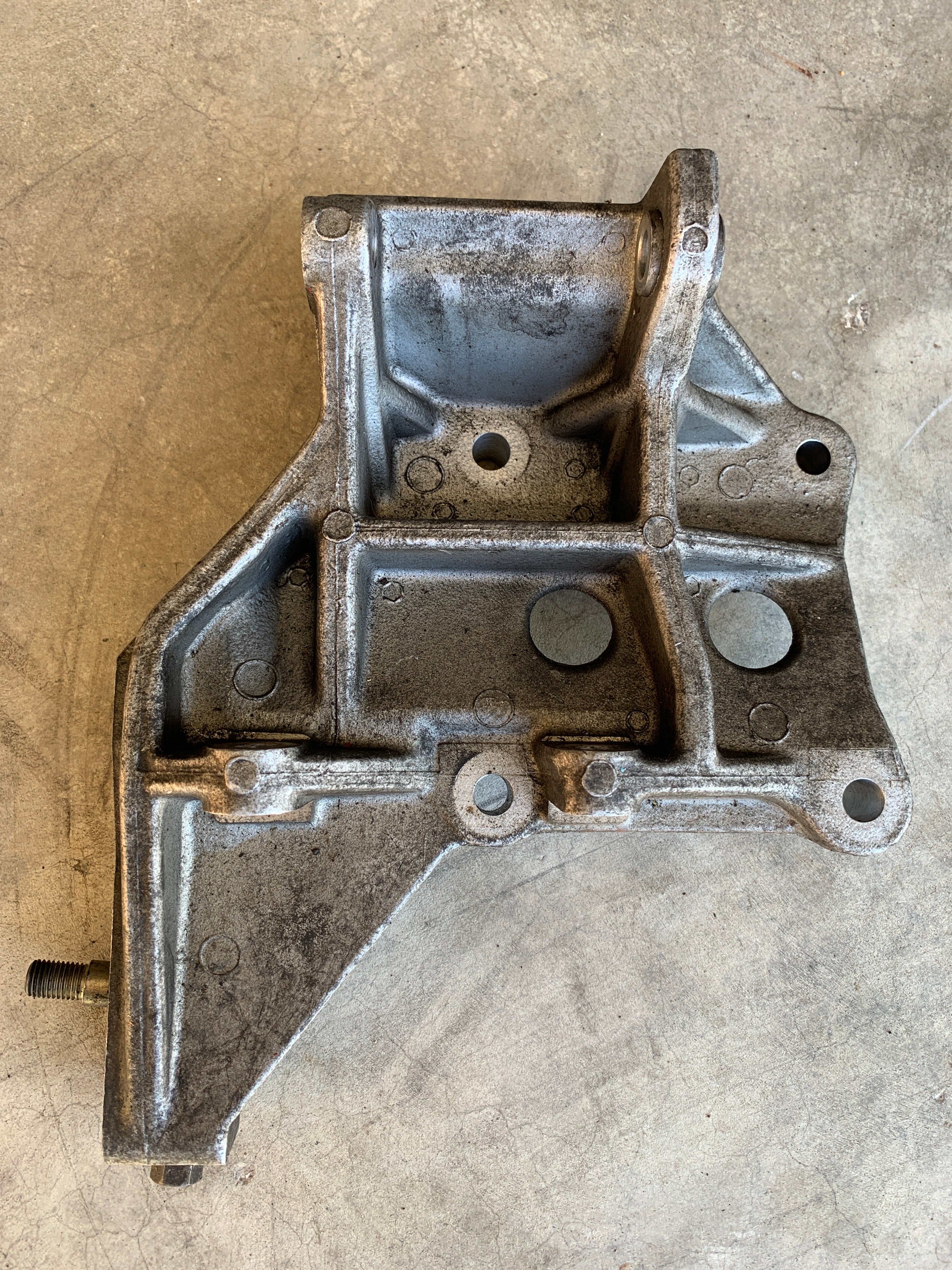 AC Compressor Bracket, R32 GTR