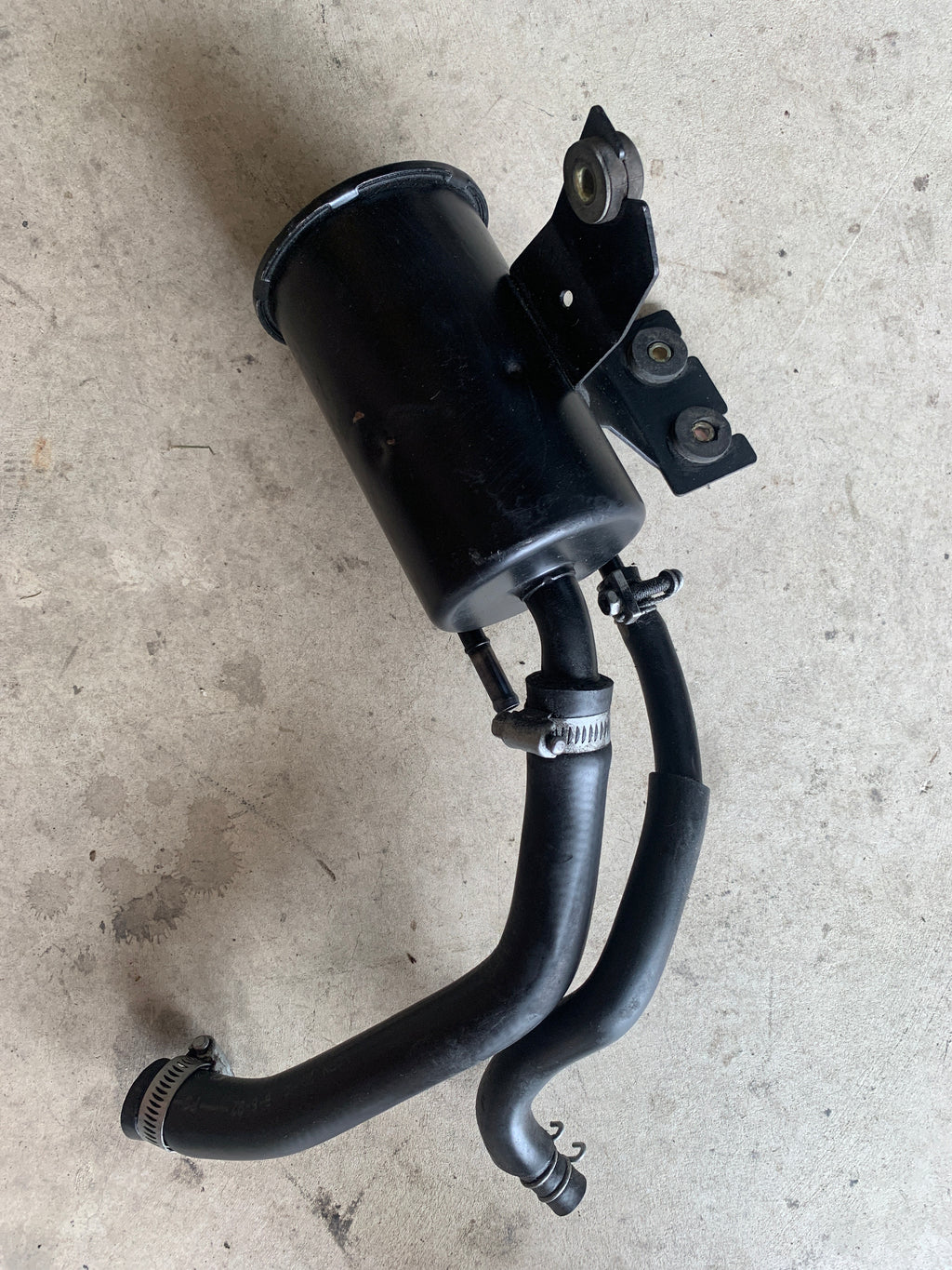 Power Steering Reservoir, R32