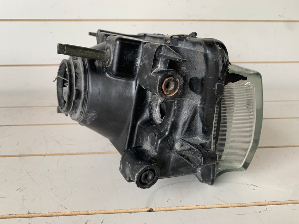 RIGHT Head Light (damaged), R32