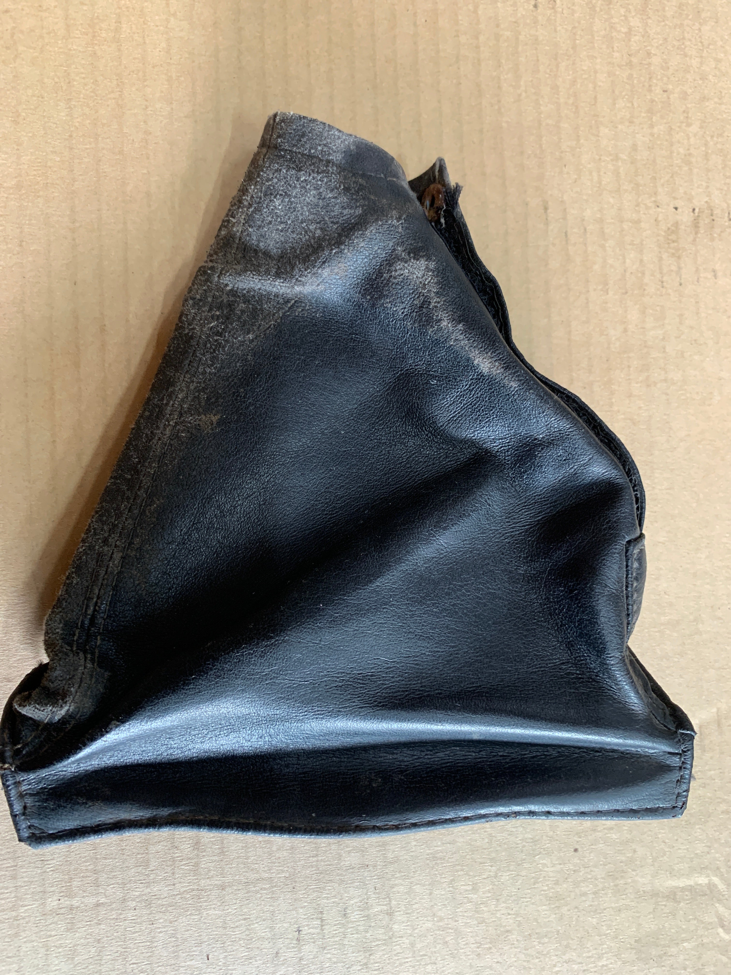 Hand Brake Boot, R32