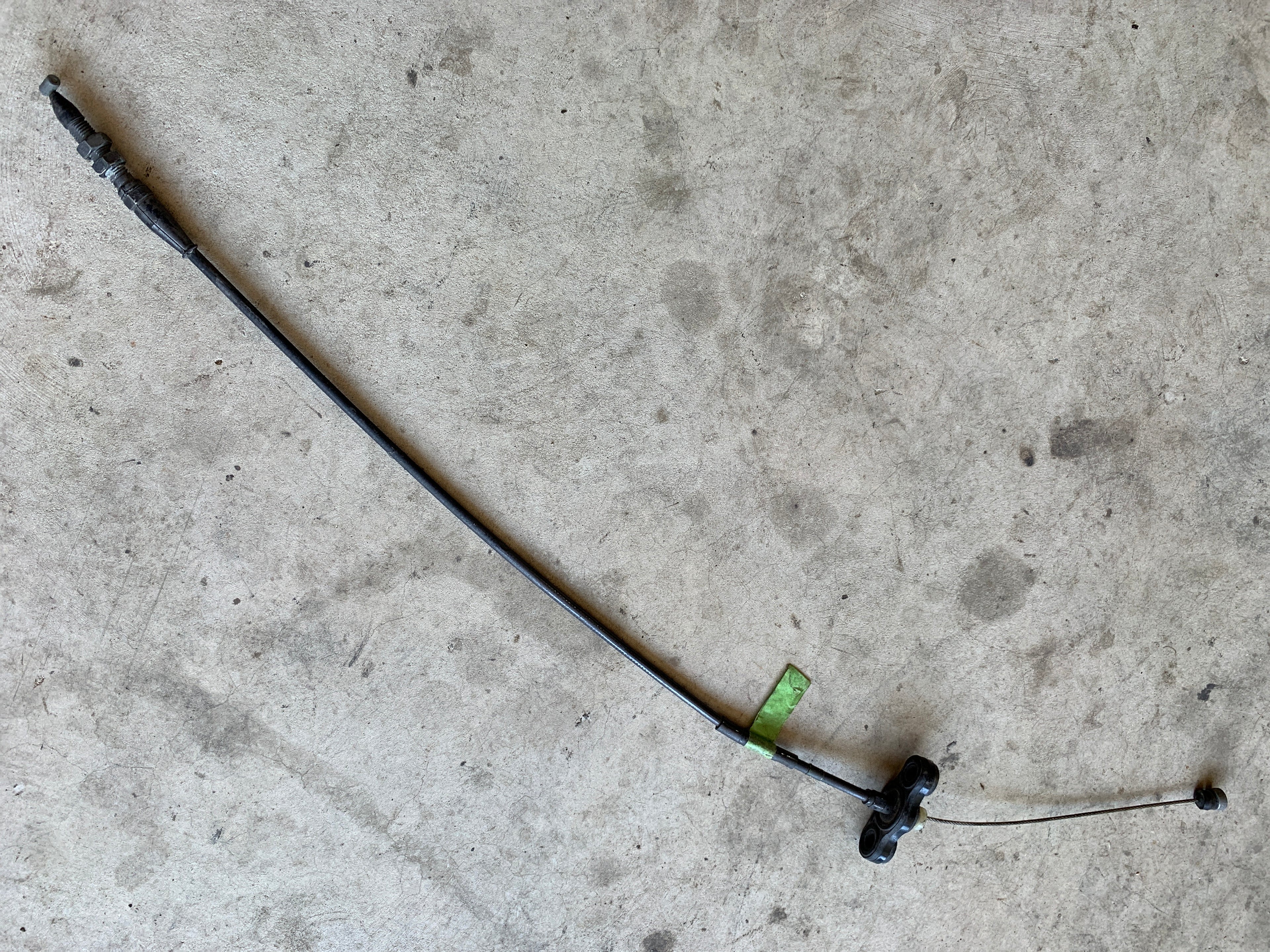 Throttle Cable, R32