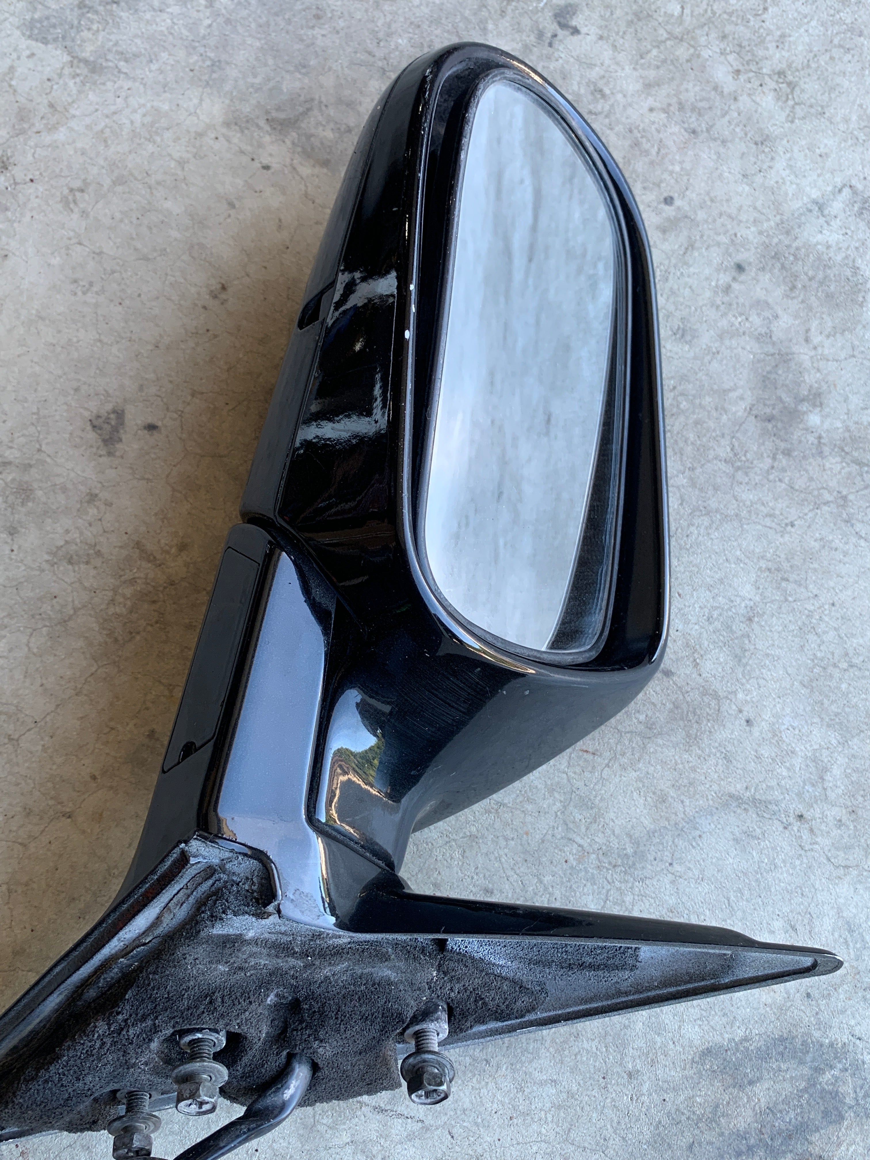 LEFT Wing Mirror, R32 4dr