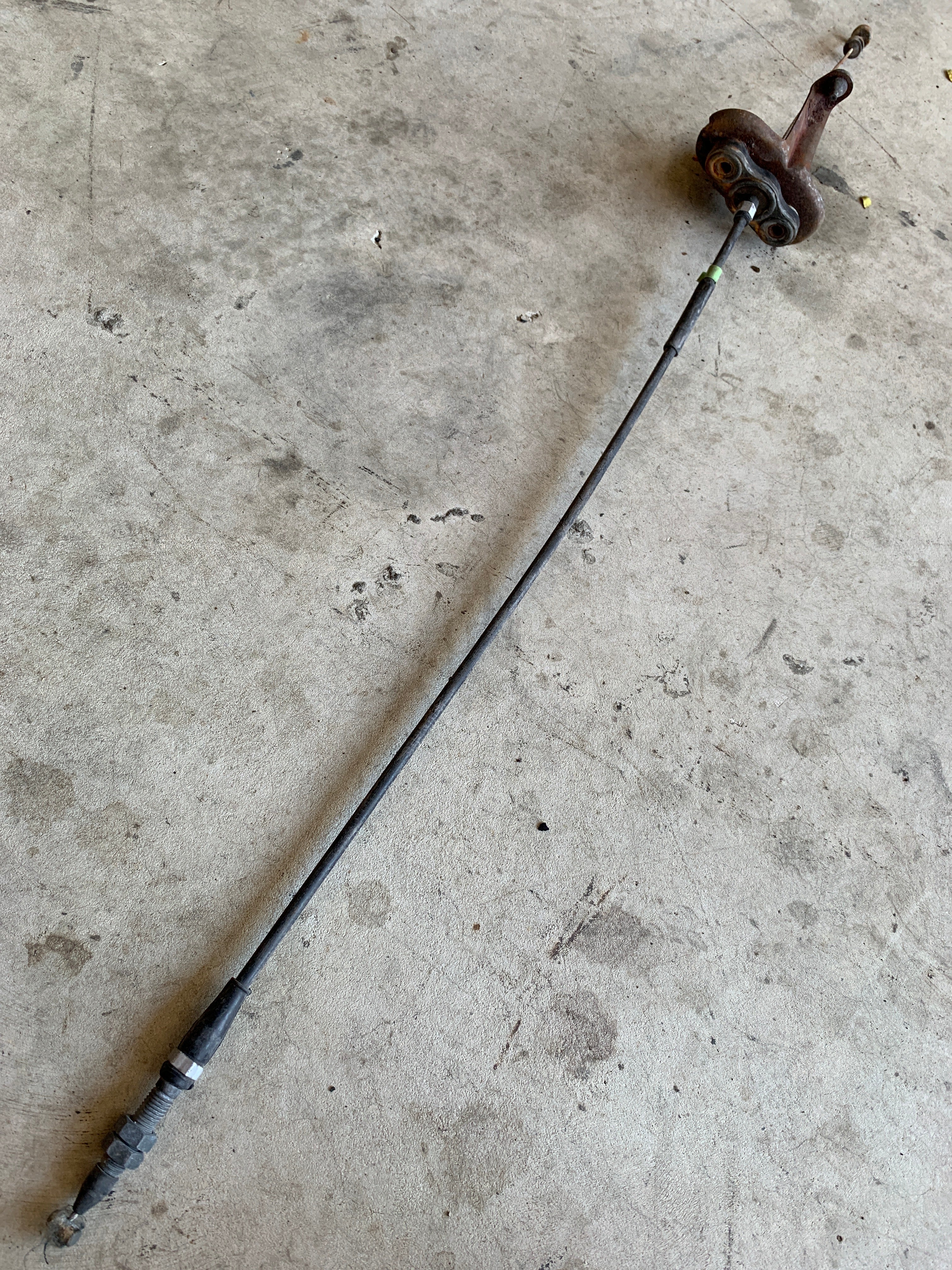 Throttle Cable, R32