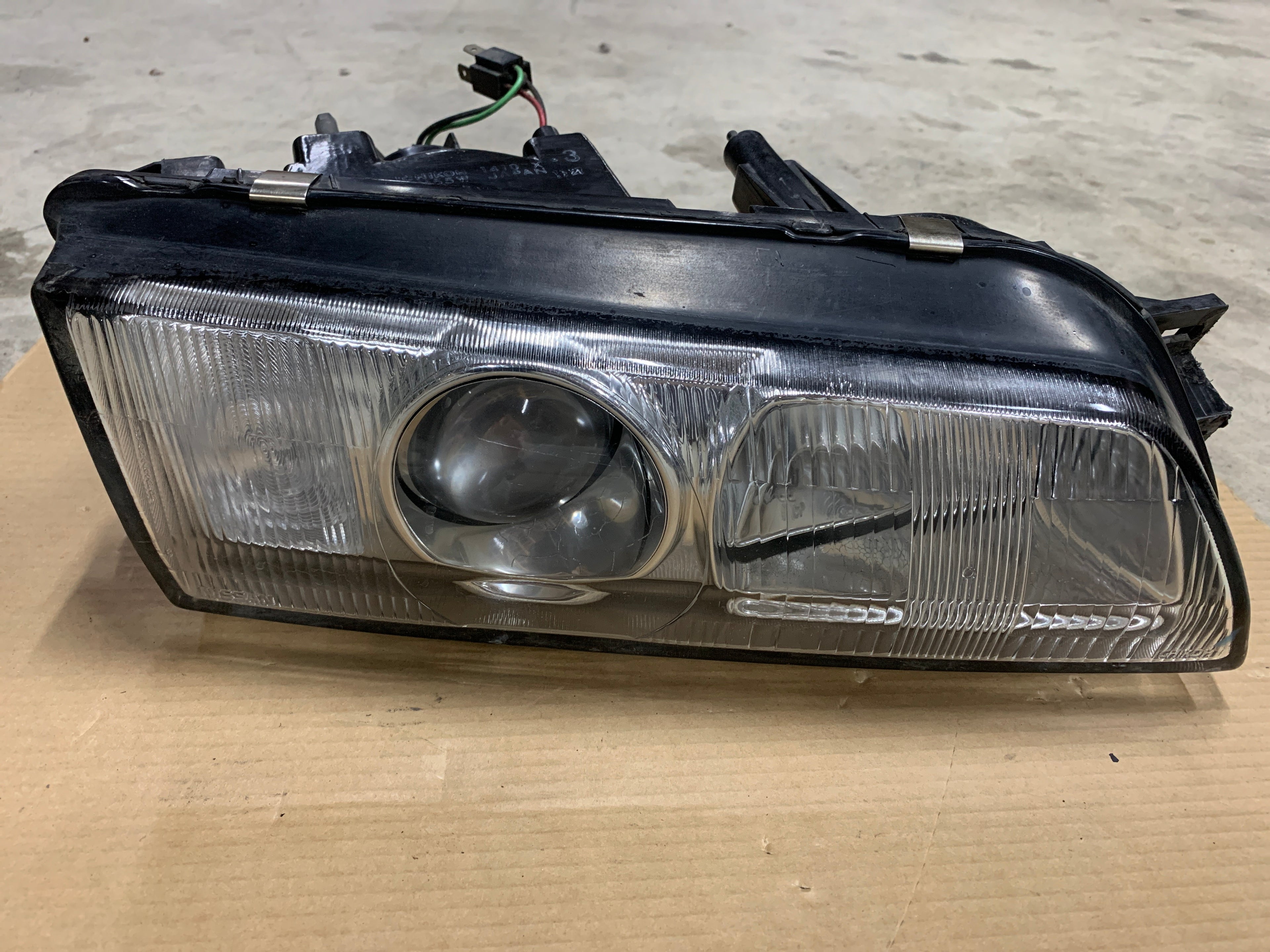 RIGHT Head Light ICHIKOH, R32