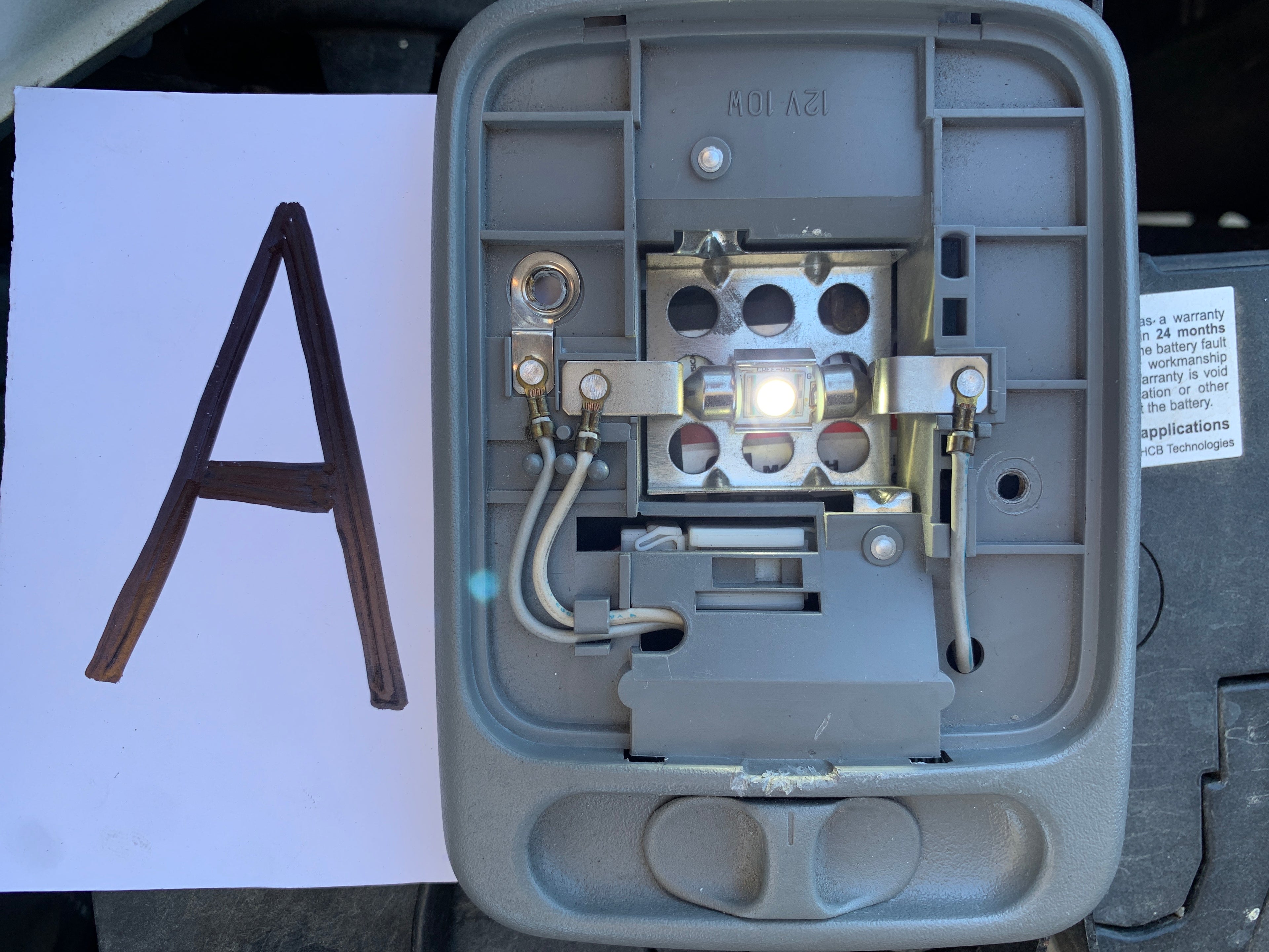 Center Interior Roof Light *LED, R32