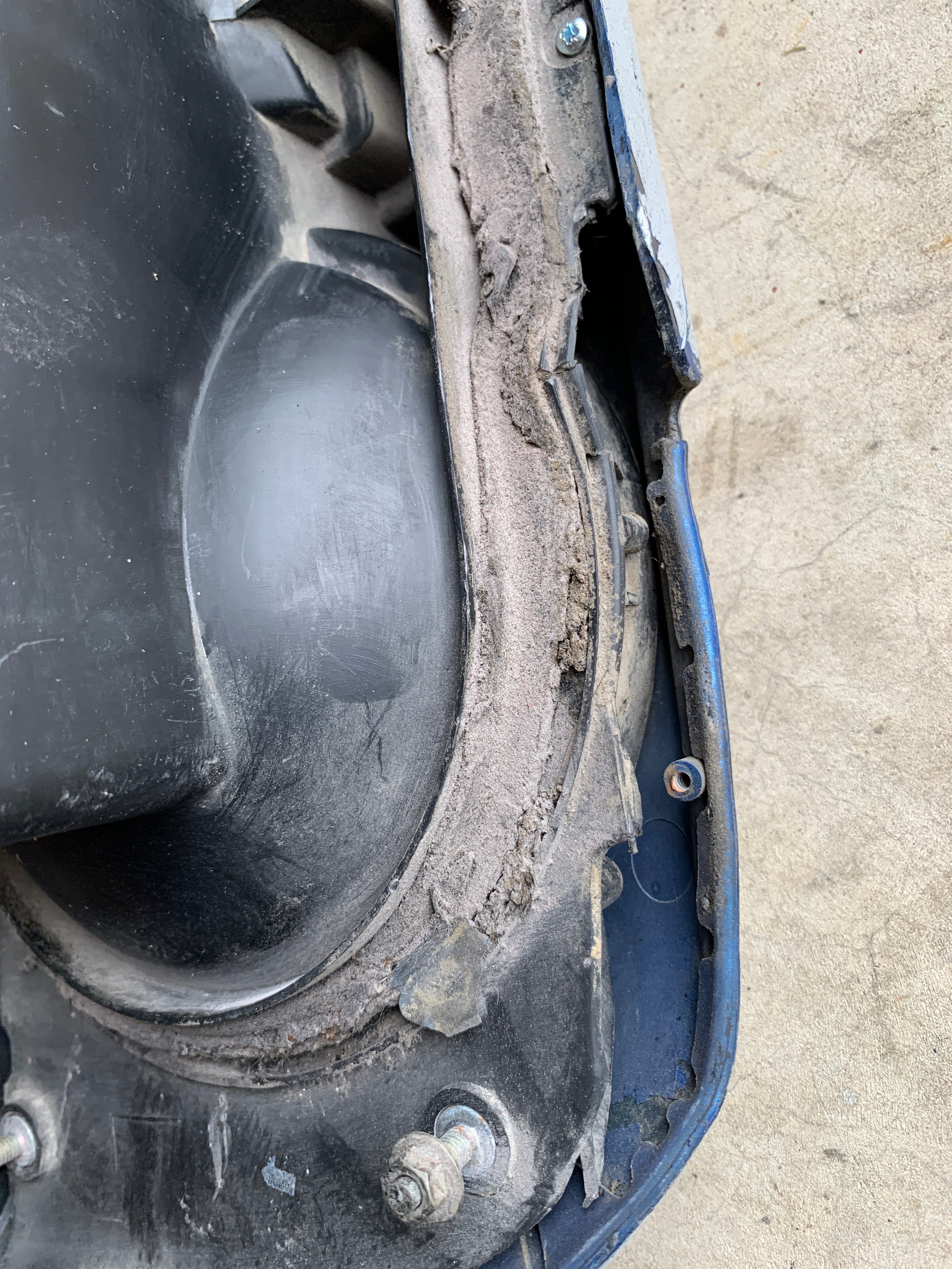 Tail lights, R32 Coupe