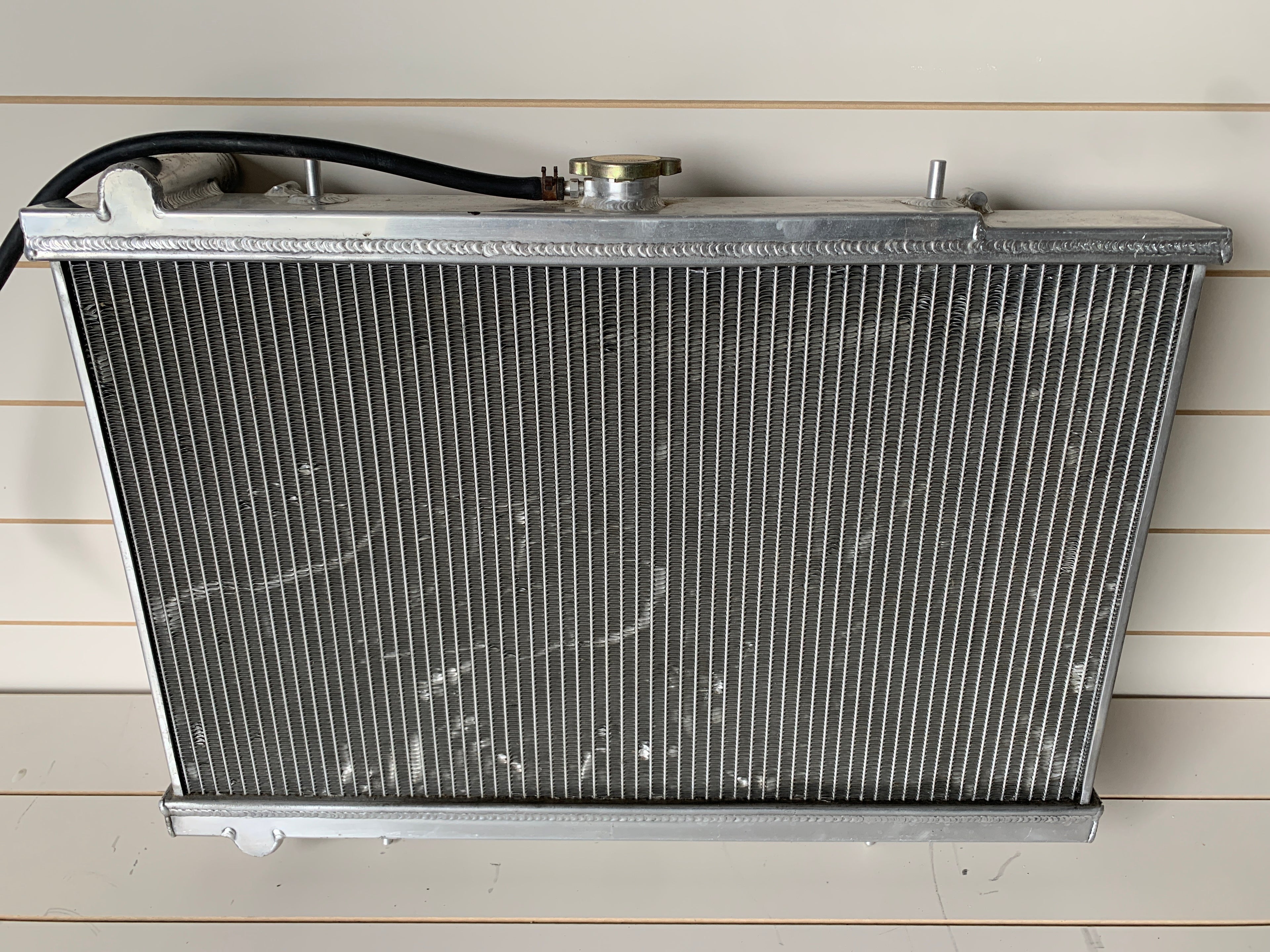 Alloy Radiator, R32