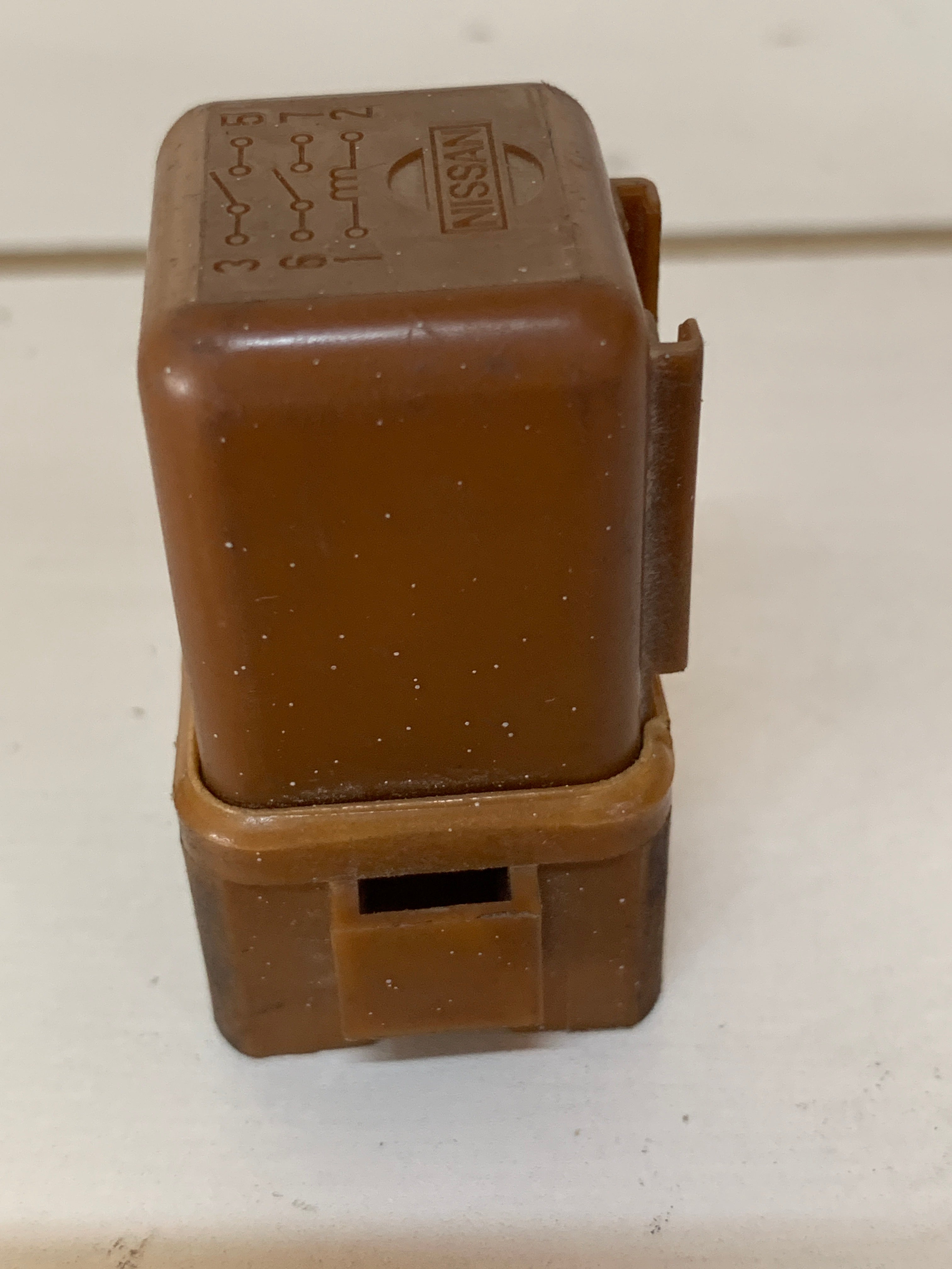 Common BROWN 12v Relay, R32