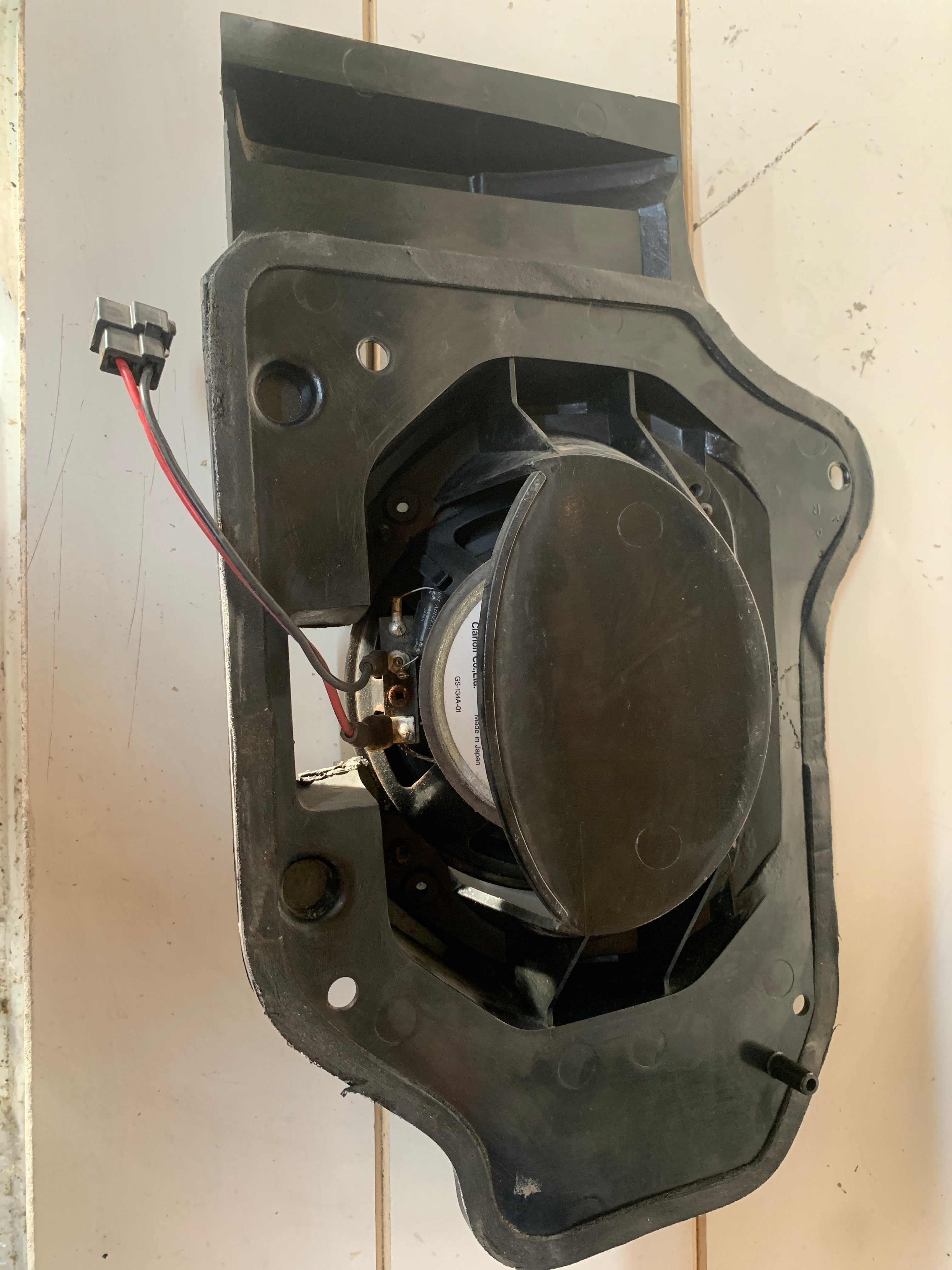 Front Speakers + Holders, R32