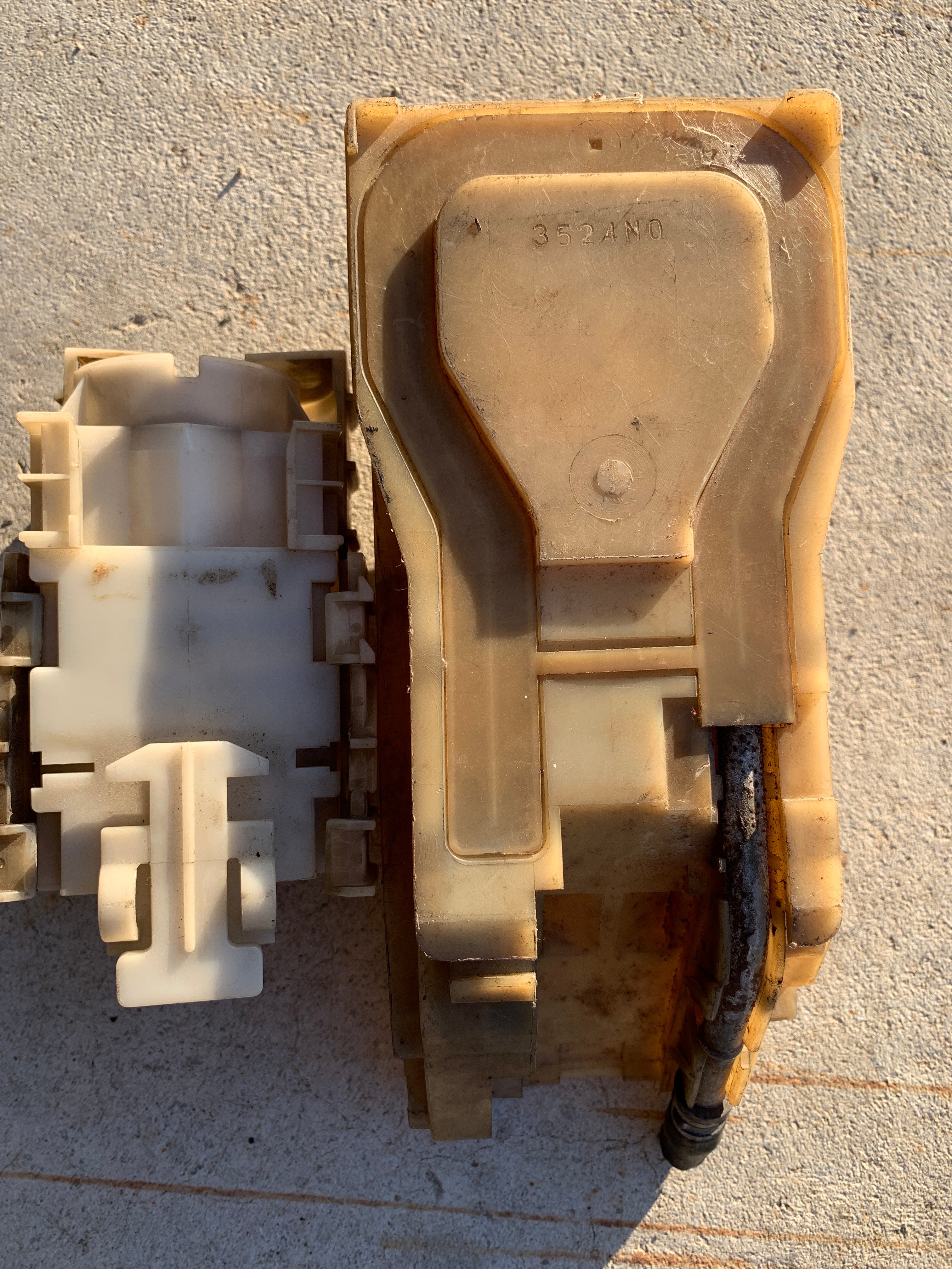 Fuel Pump Cradle, R32 GTR