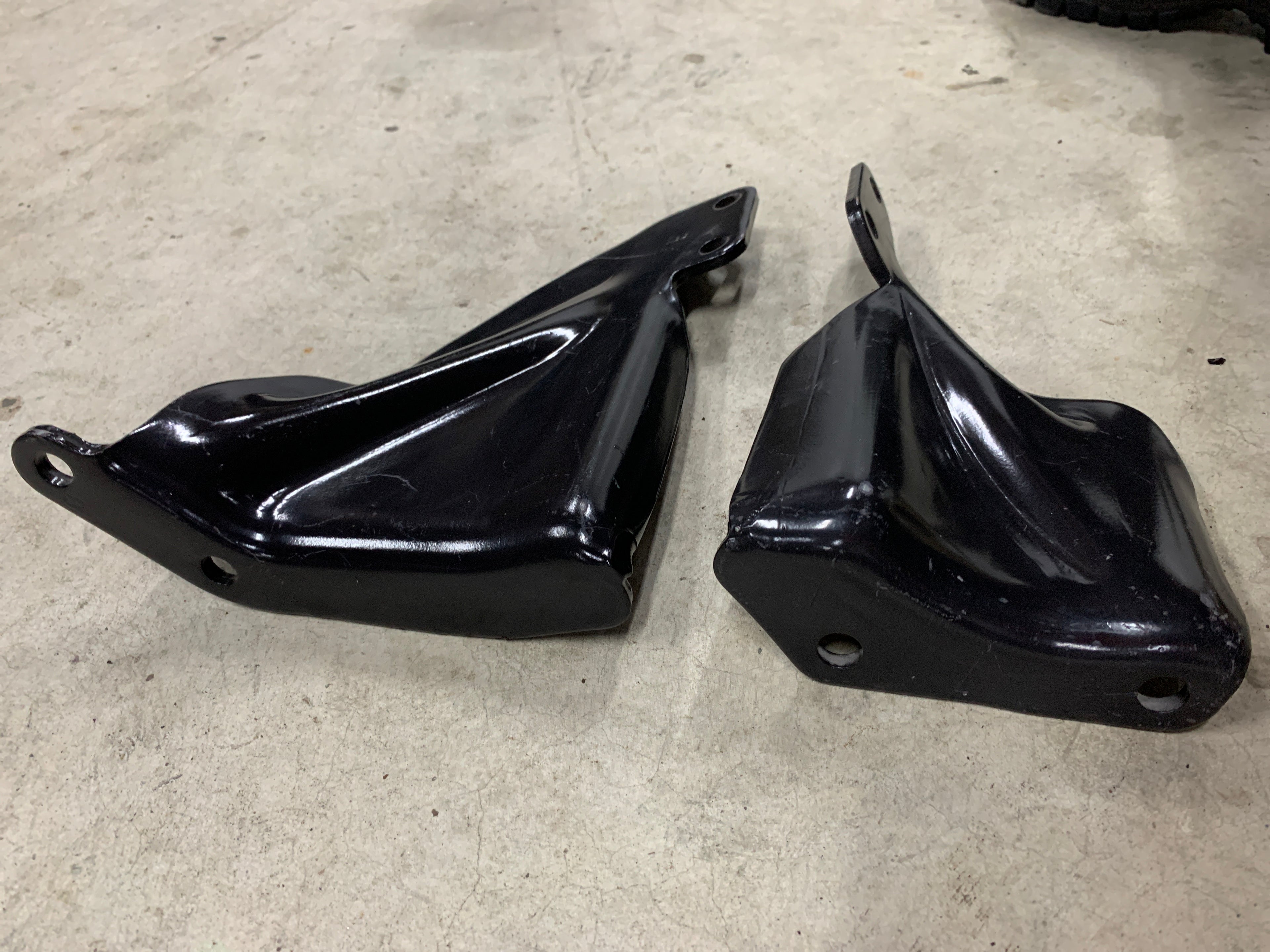 Manual Gearbox Gusset Brackets, RWD RB