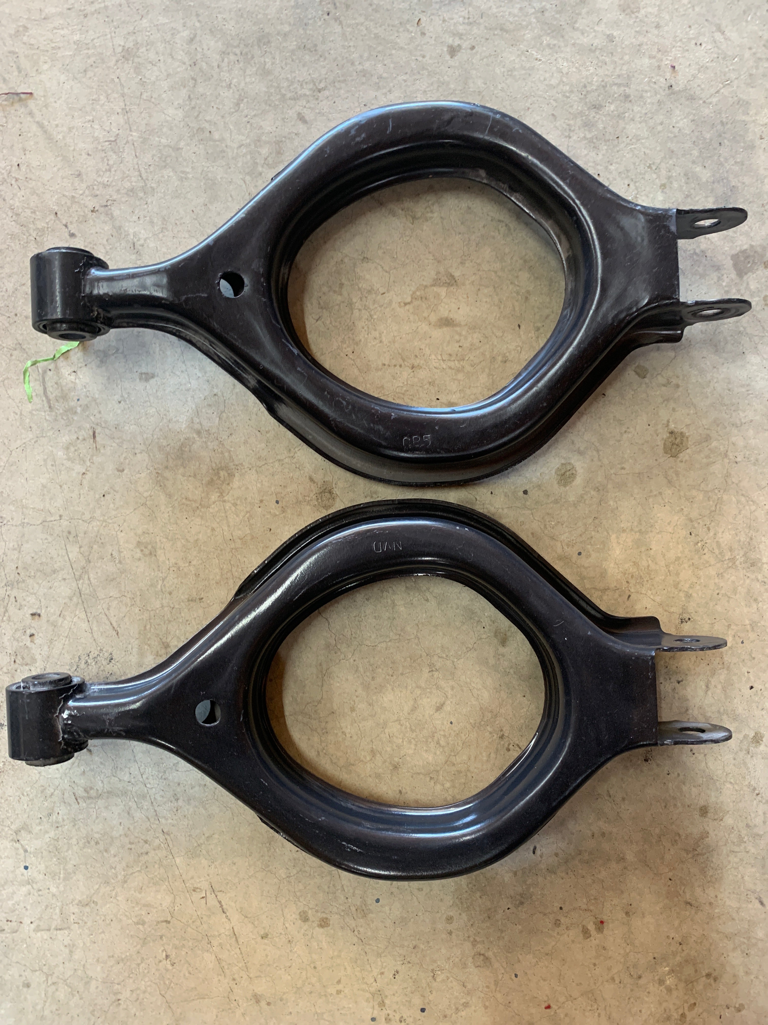 REAR Camber Arms, R32