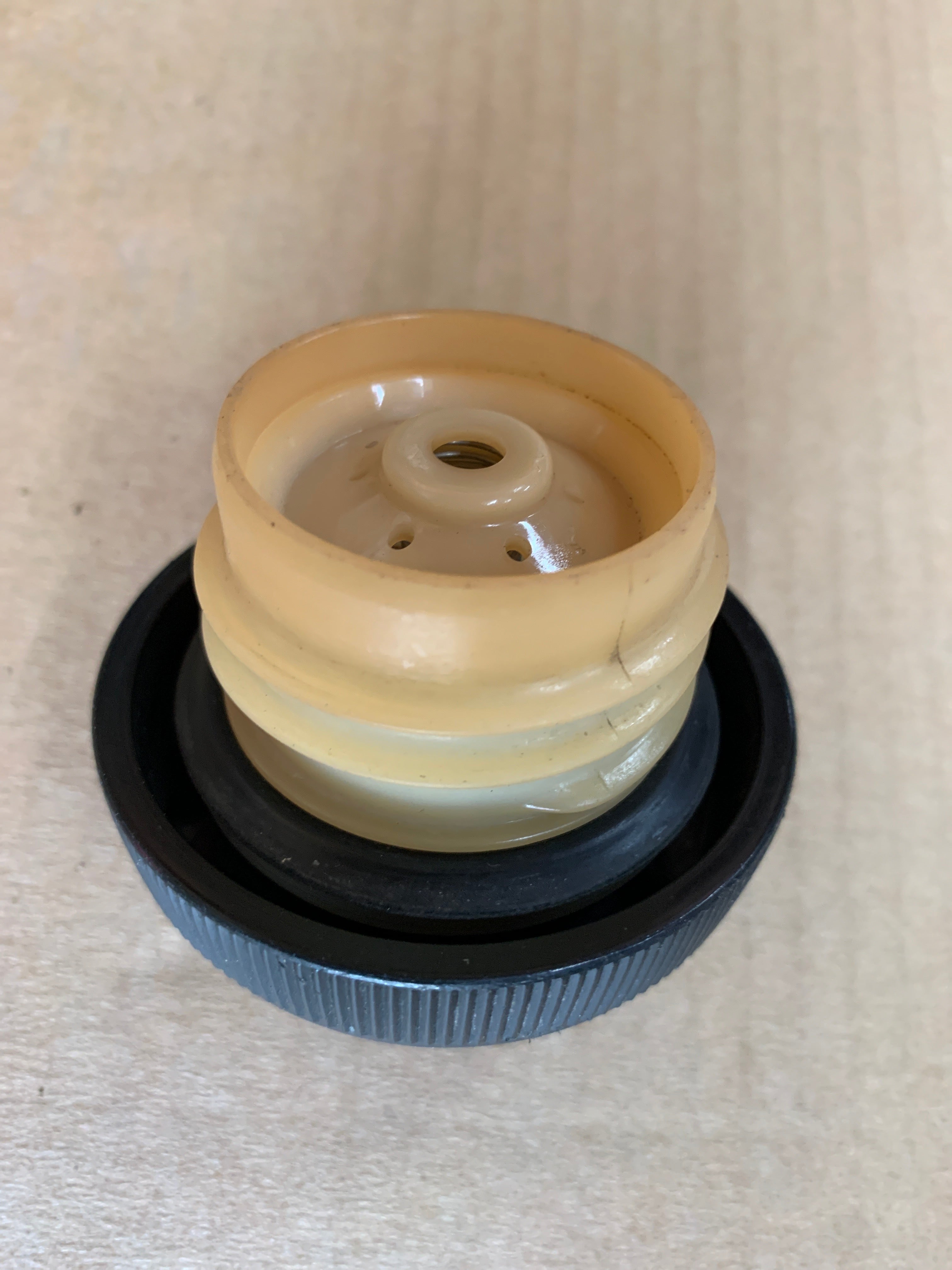 Fuel Cap, R32
