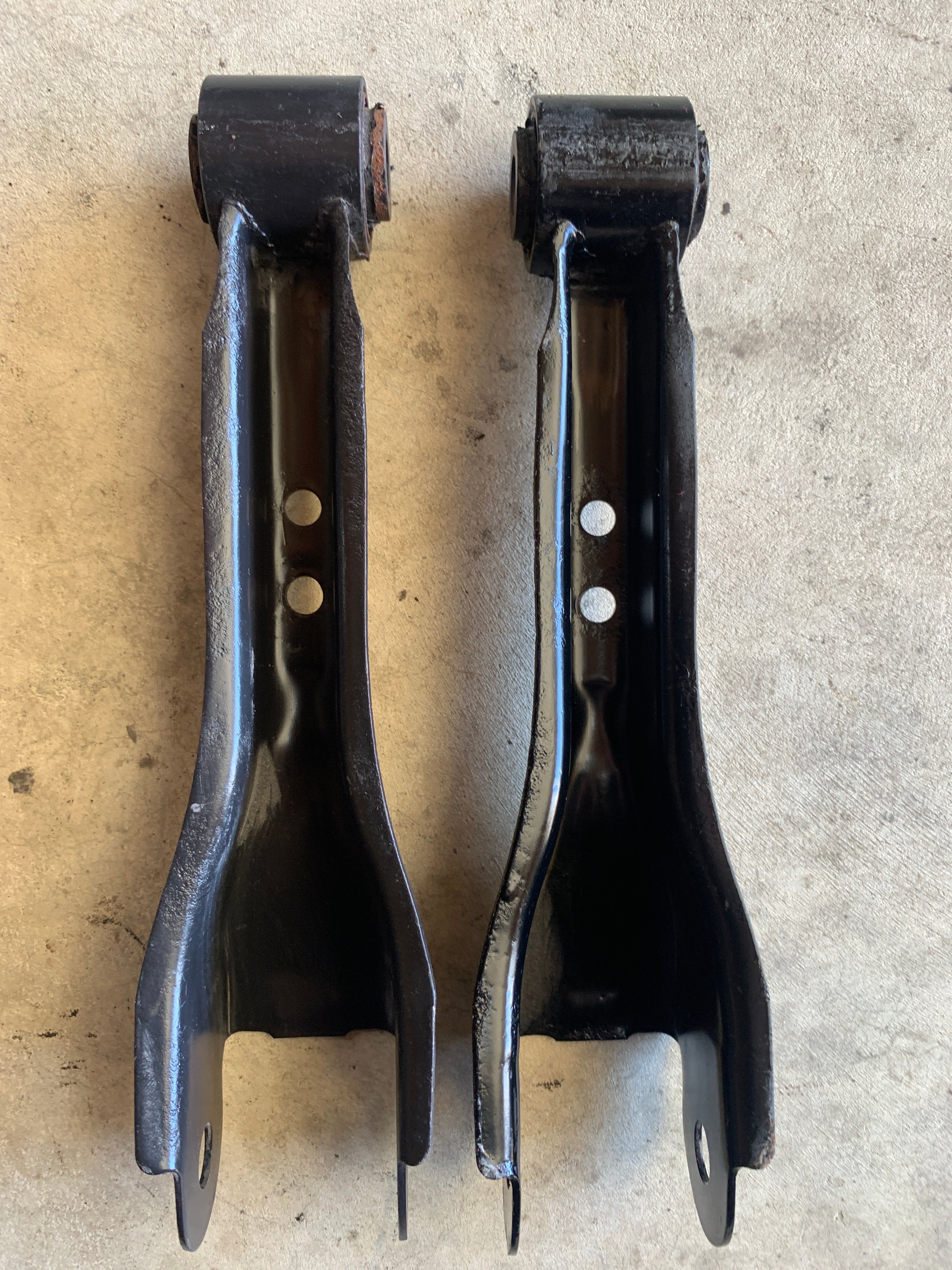 UPPER Rear Traction Arms, R32