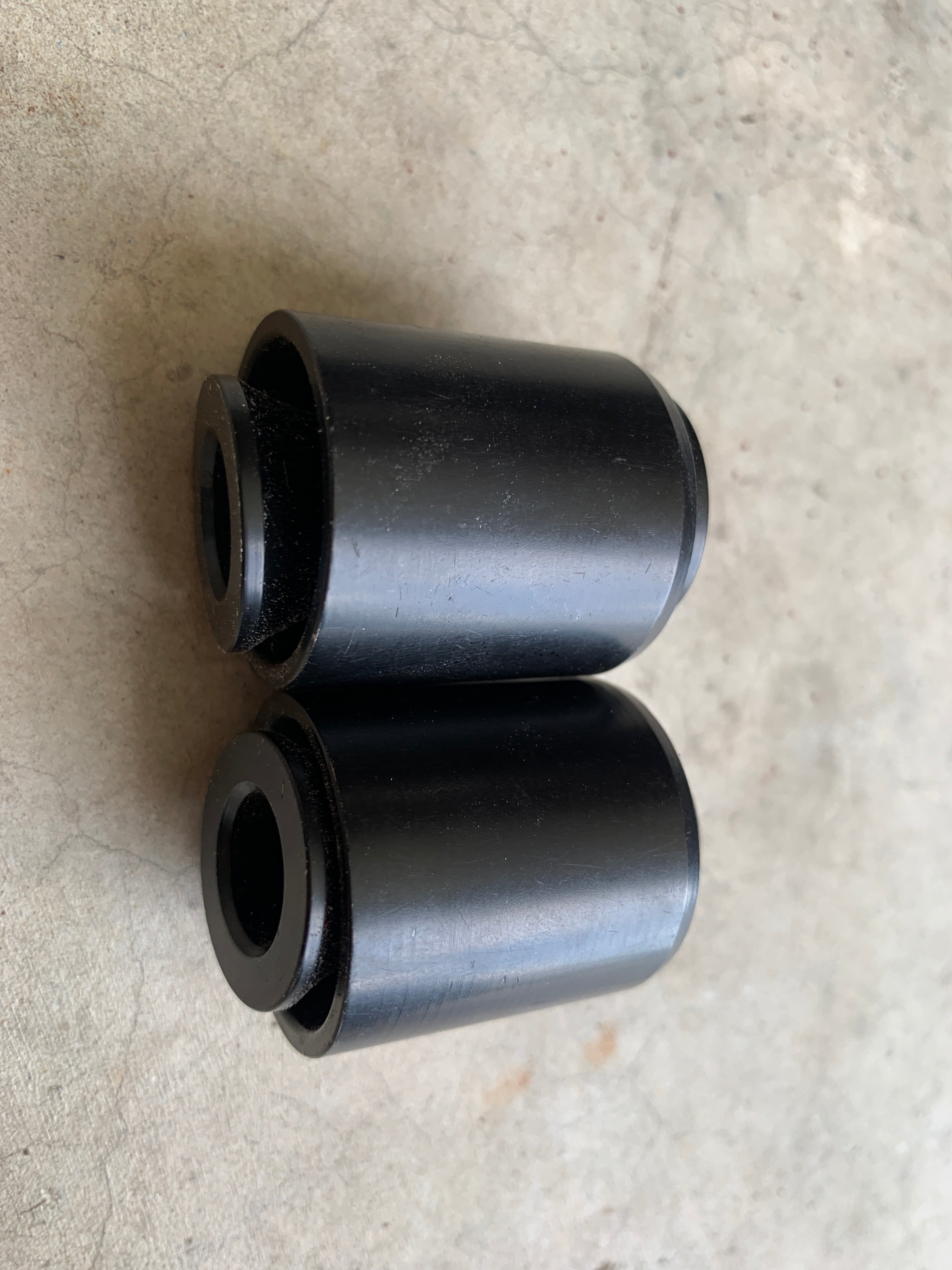 NEW Rear Knuckle SPHERICAL Bushes 30mm od, R32