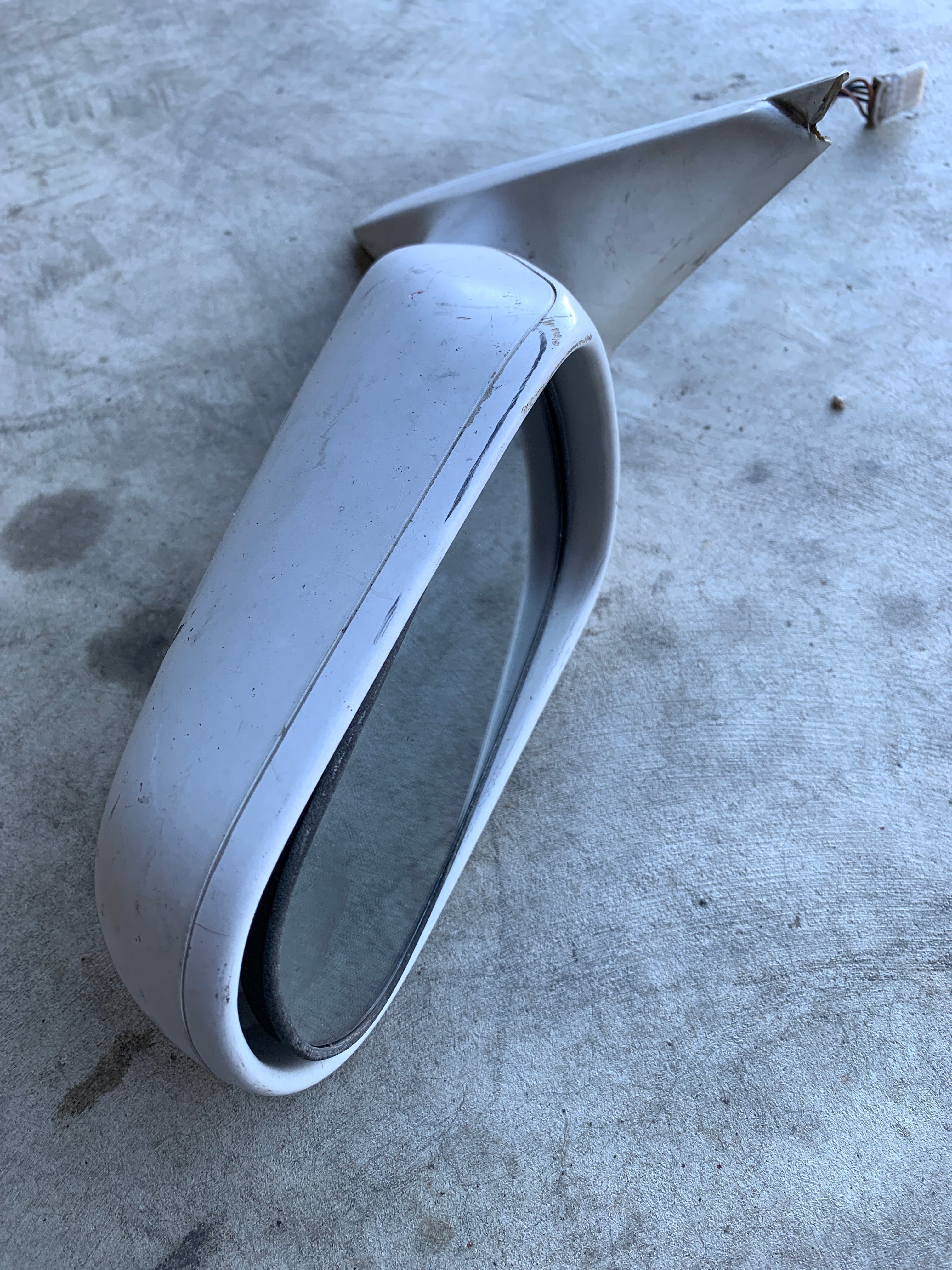 LEFT Wing Mirror, R32 4dr