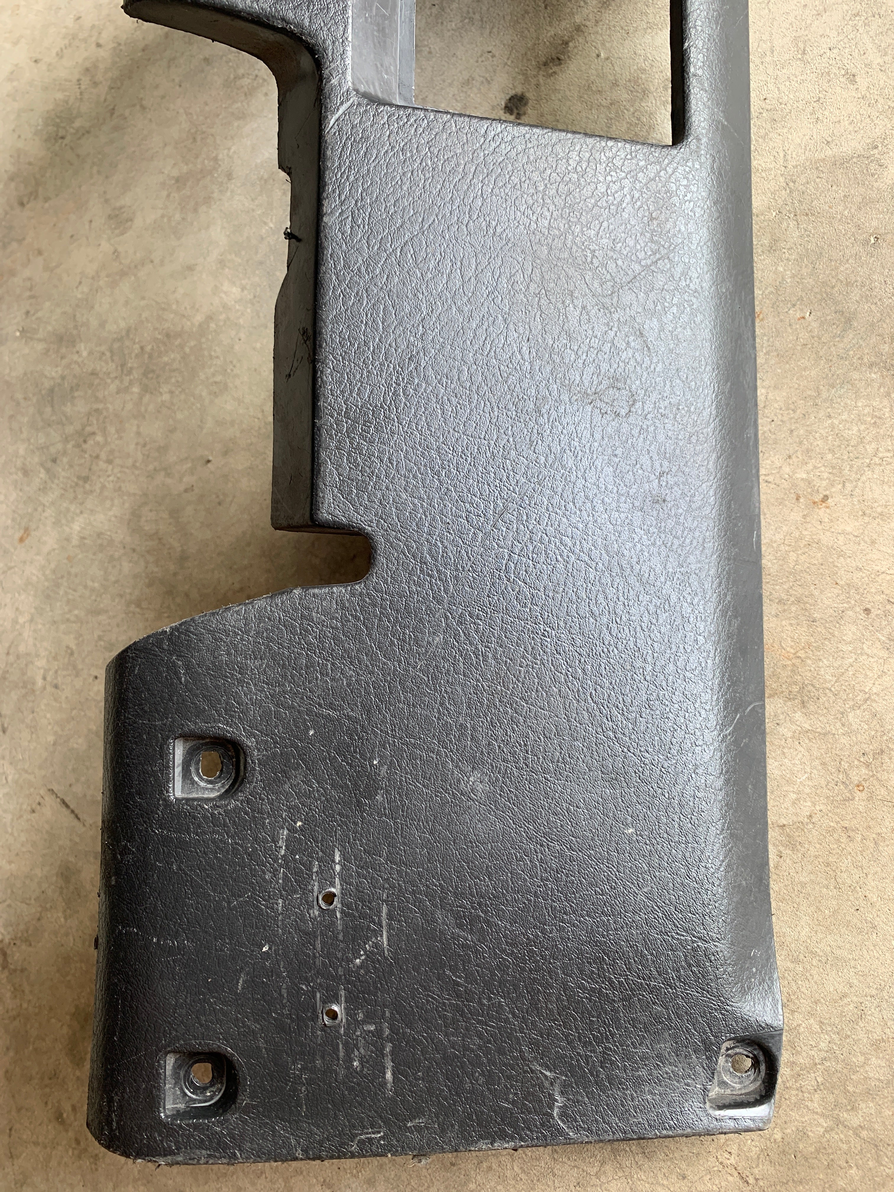 Lower Dash Panel, R32