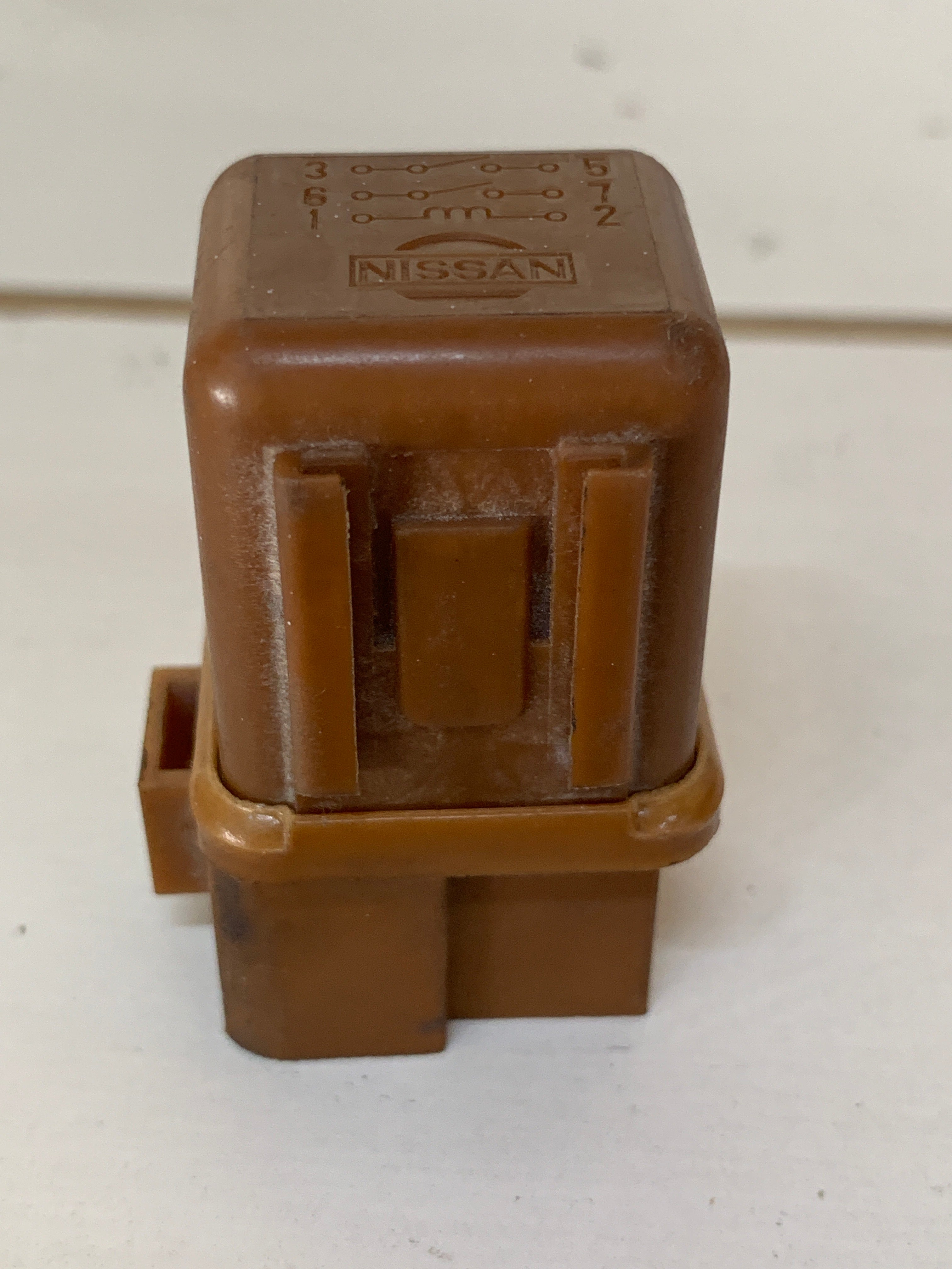 Common BROWN 12v Relay, R32