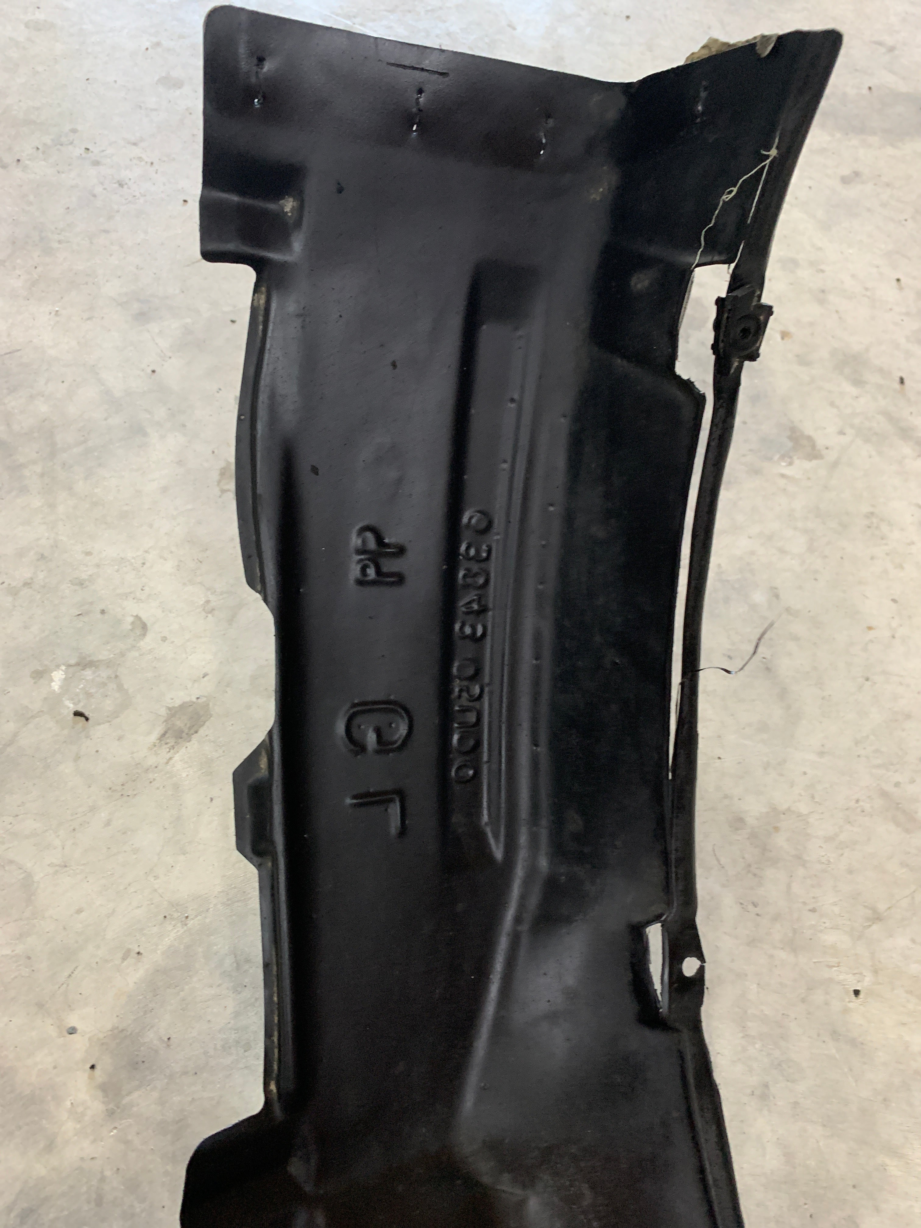 Front LEFT Guard Liner (back), R32 GTR