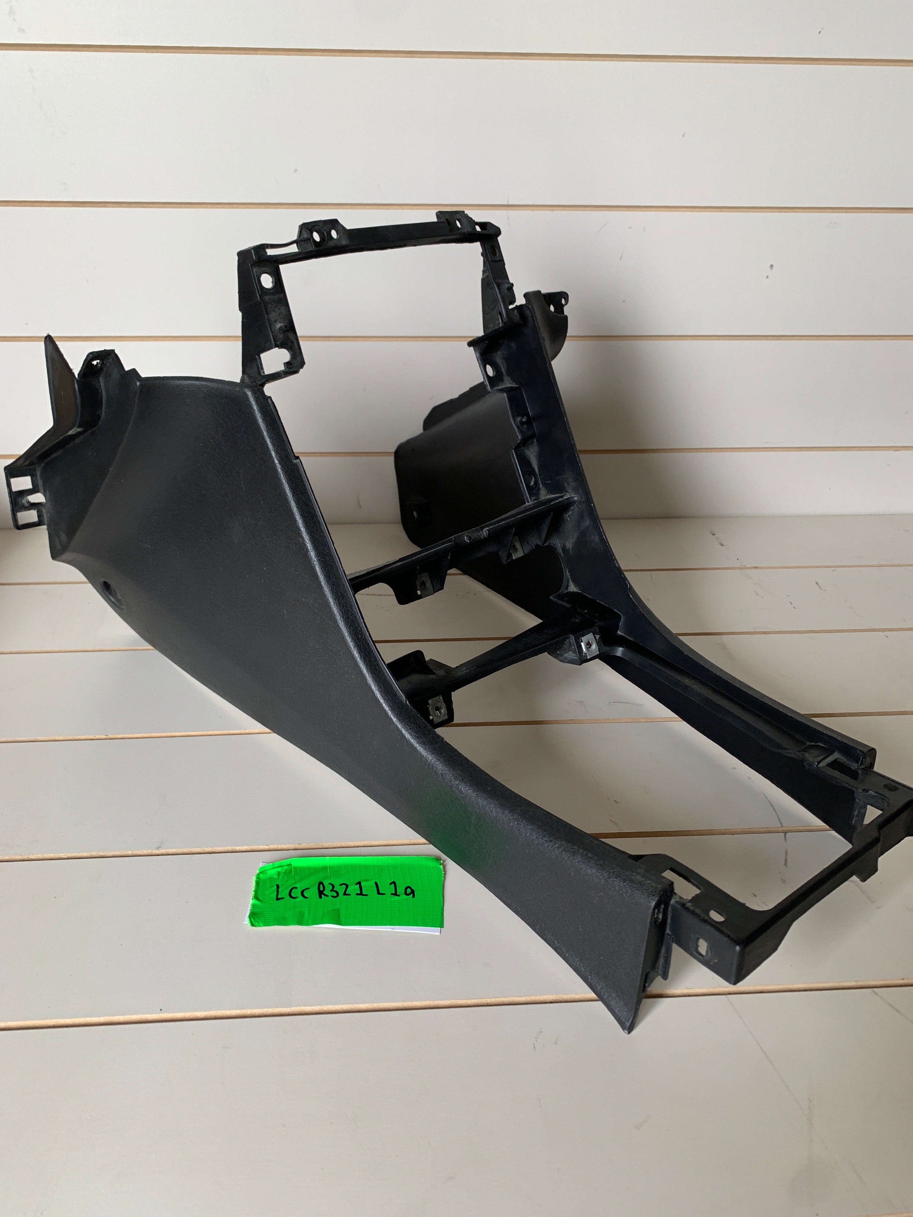 Lower Center Console, R32 Skyline – GT-R Parts