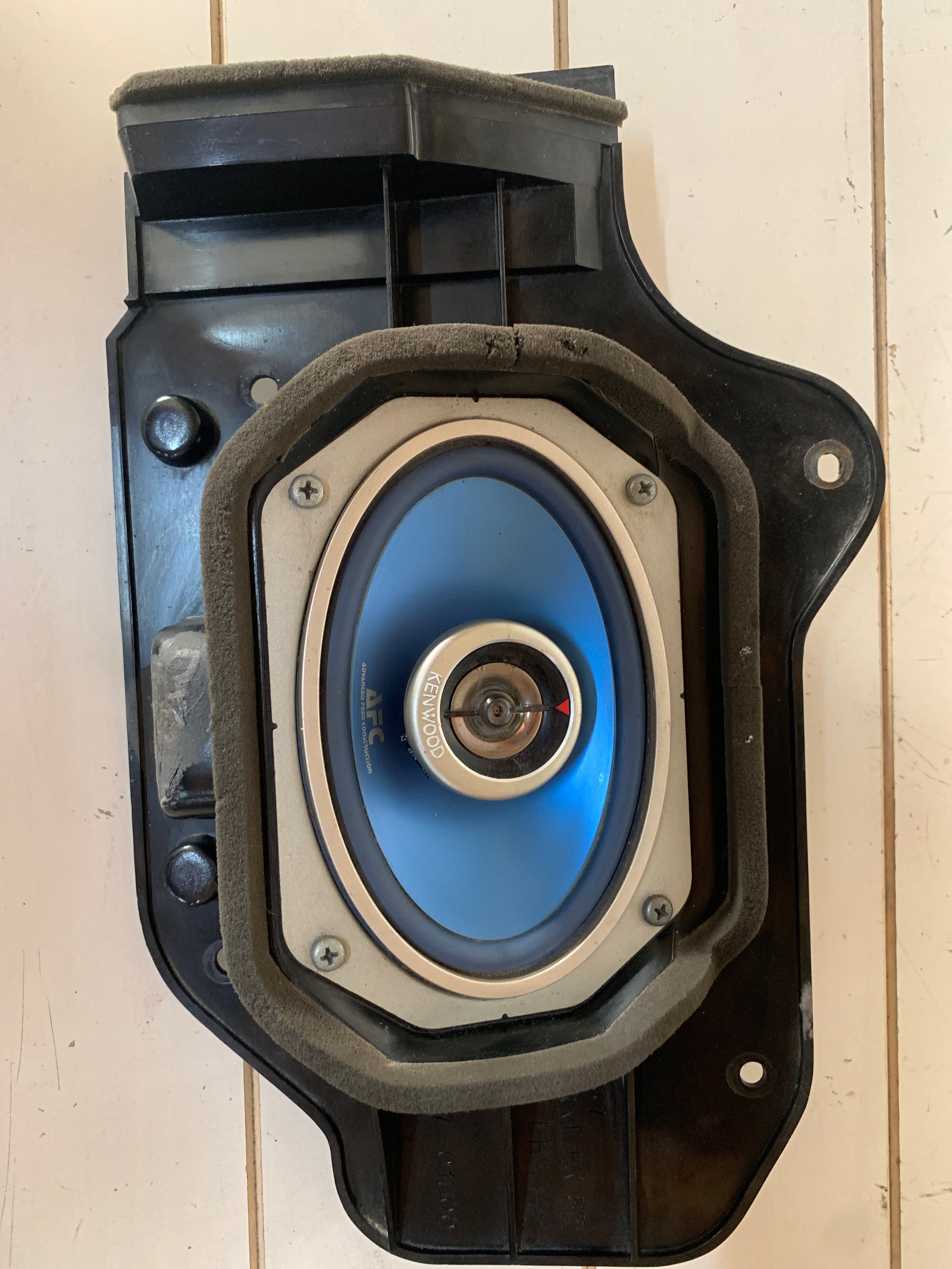 Front Speakers + Holders, R32