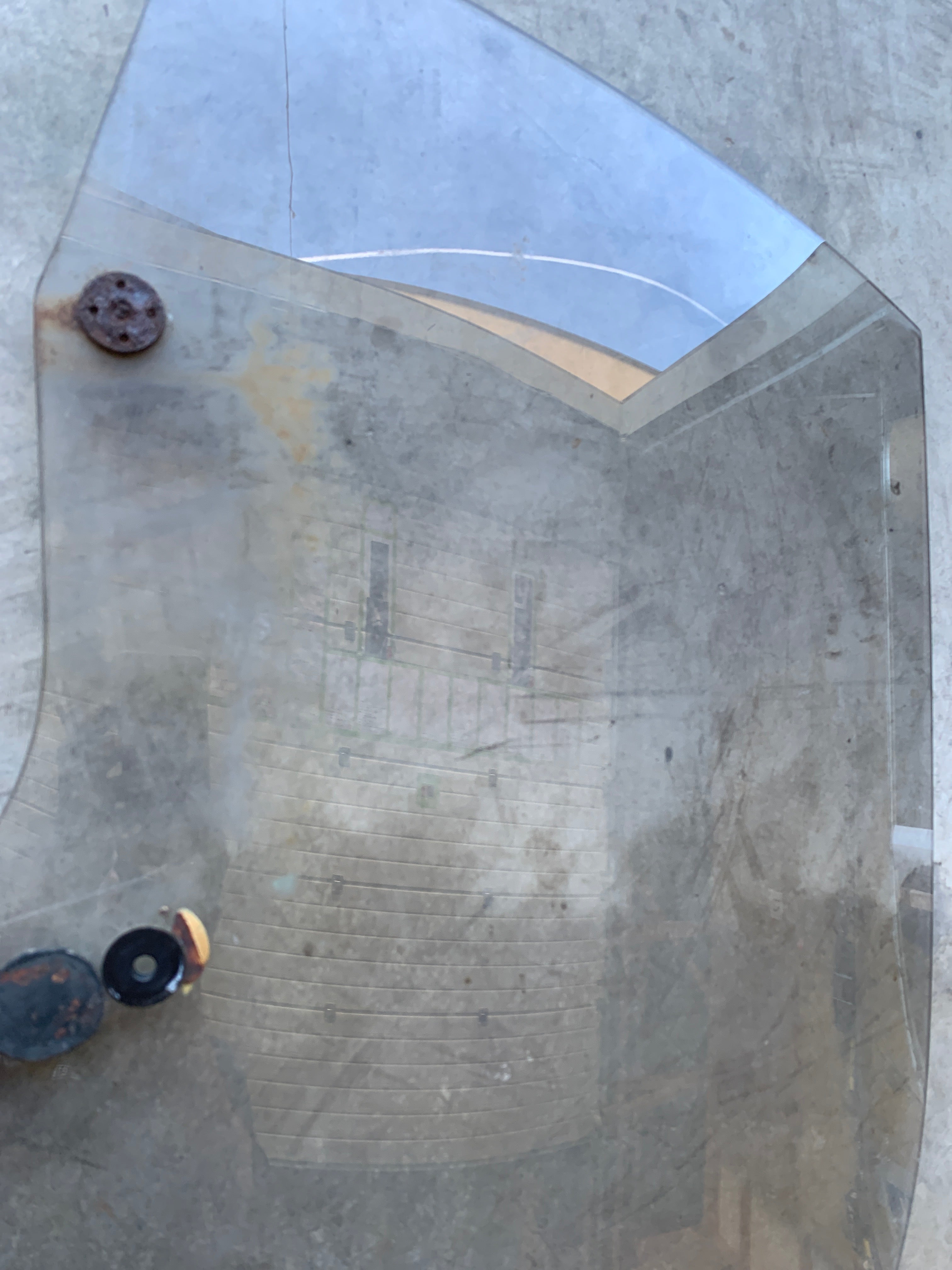 RIGHT Door Glass, R32 2dr