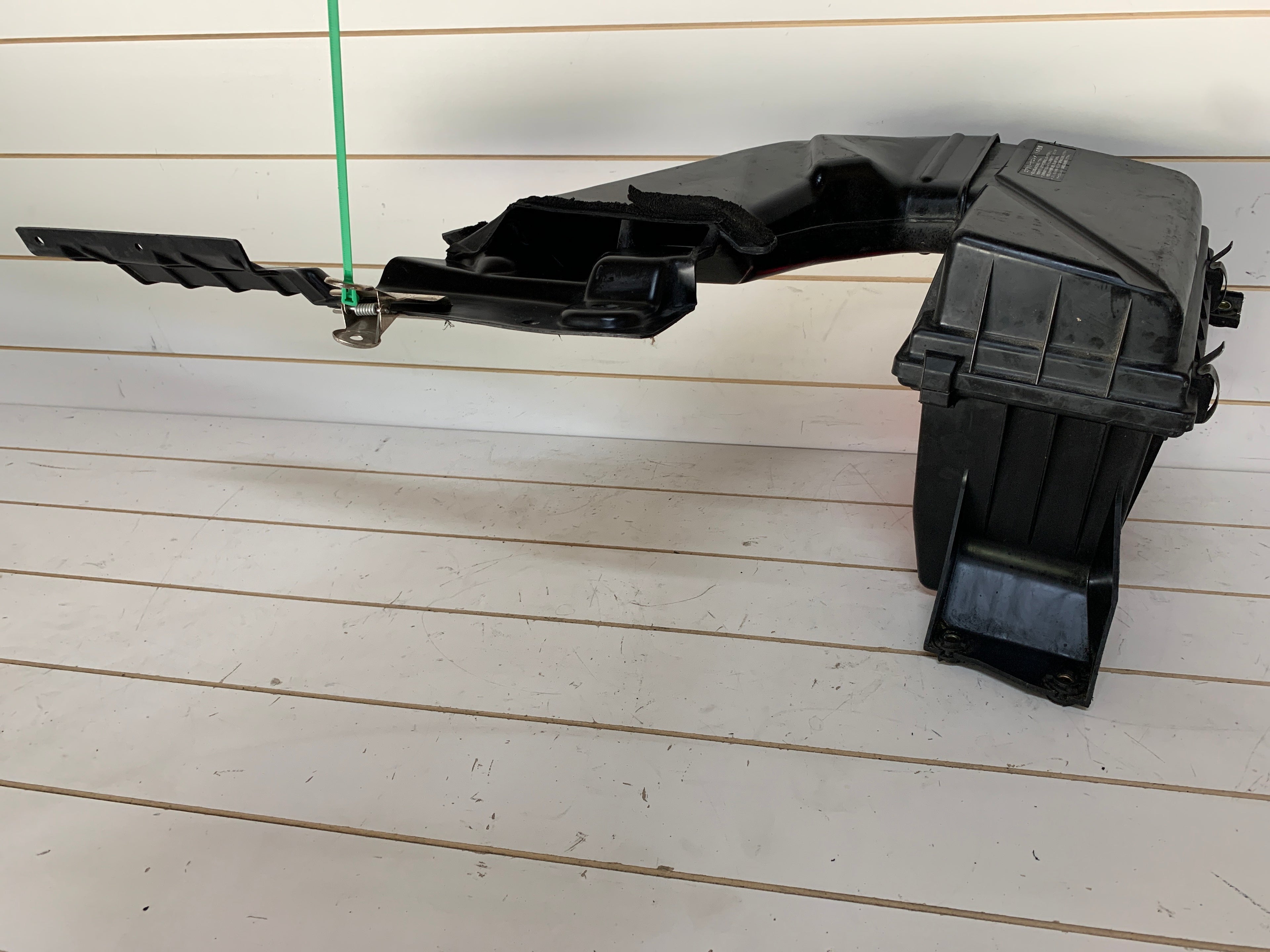 Air box & Air Duct, R33