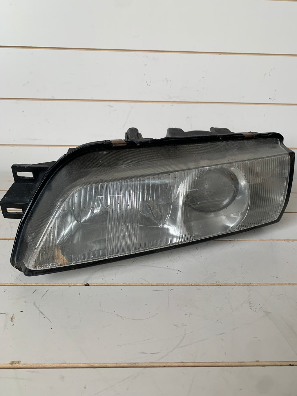 LEFT Head Light (damaged), R32