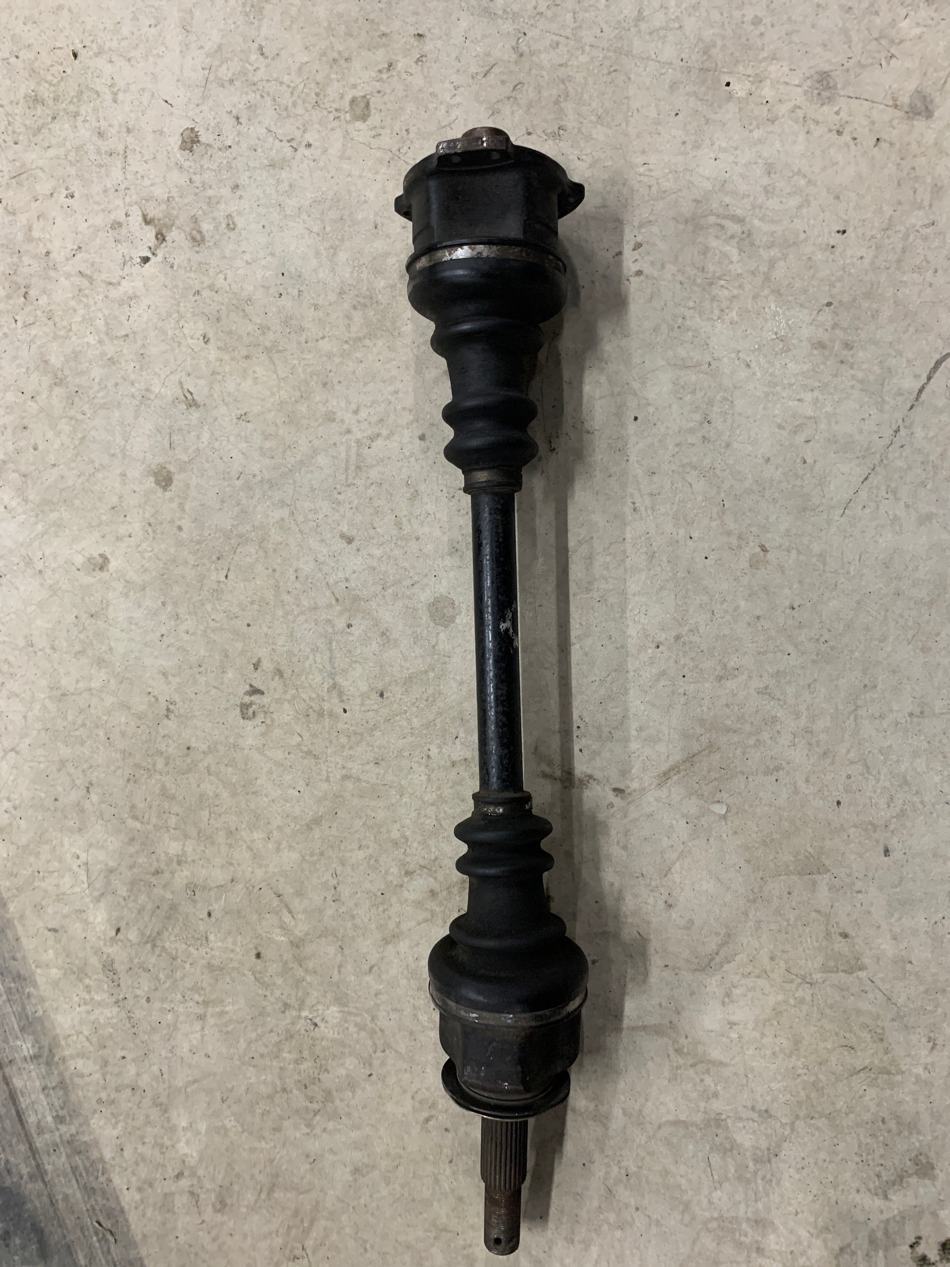 RIGHT Rear Axle 3x2, R32 RWD