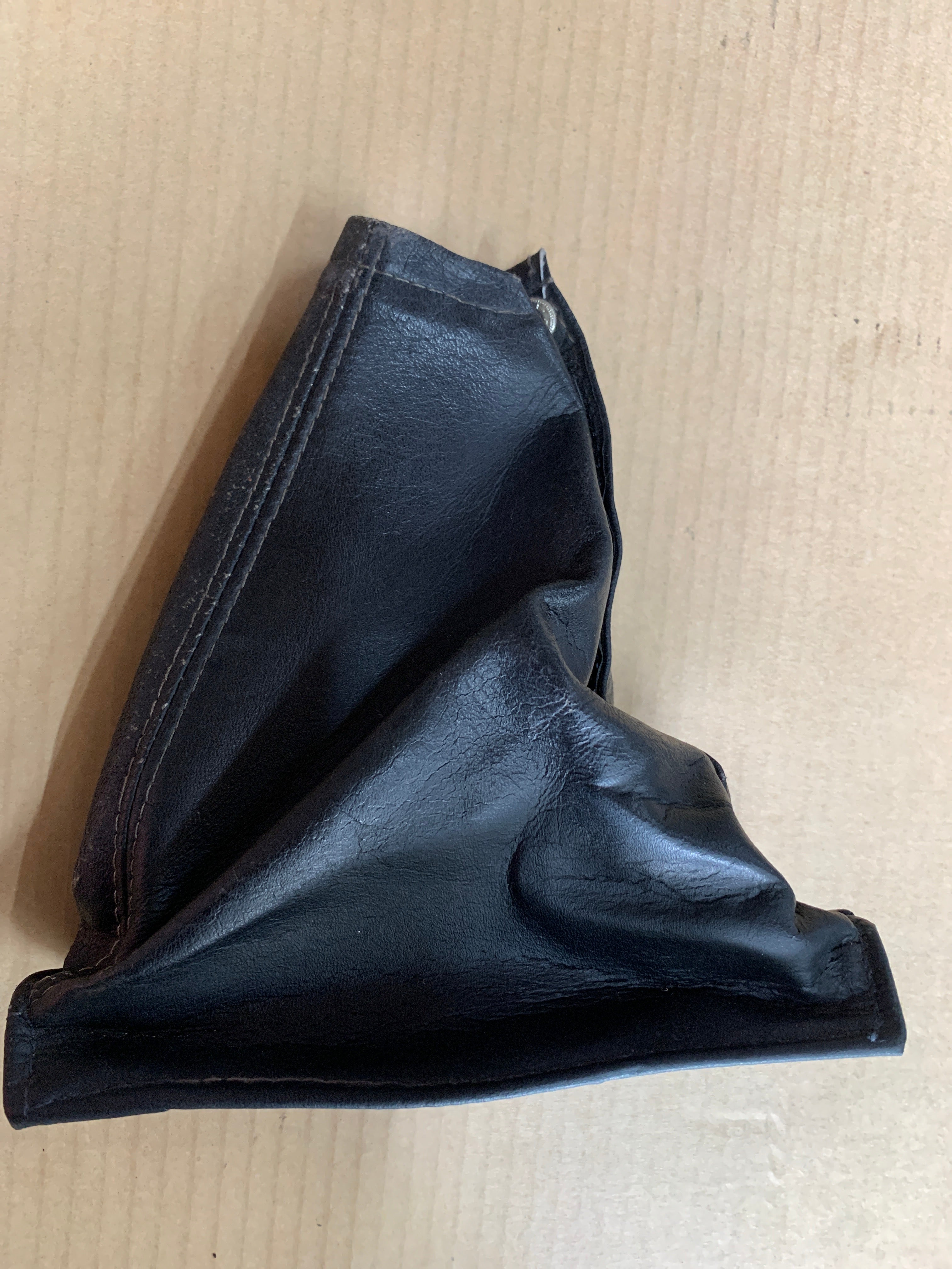 Hand Brake Boot, R32