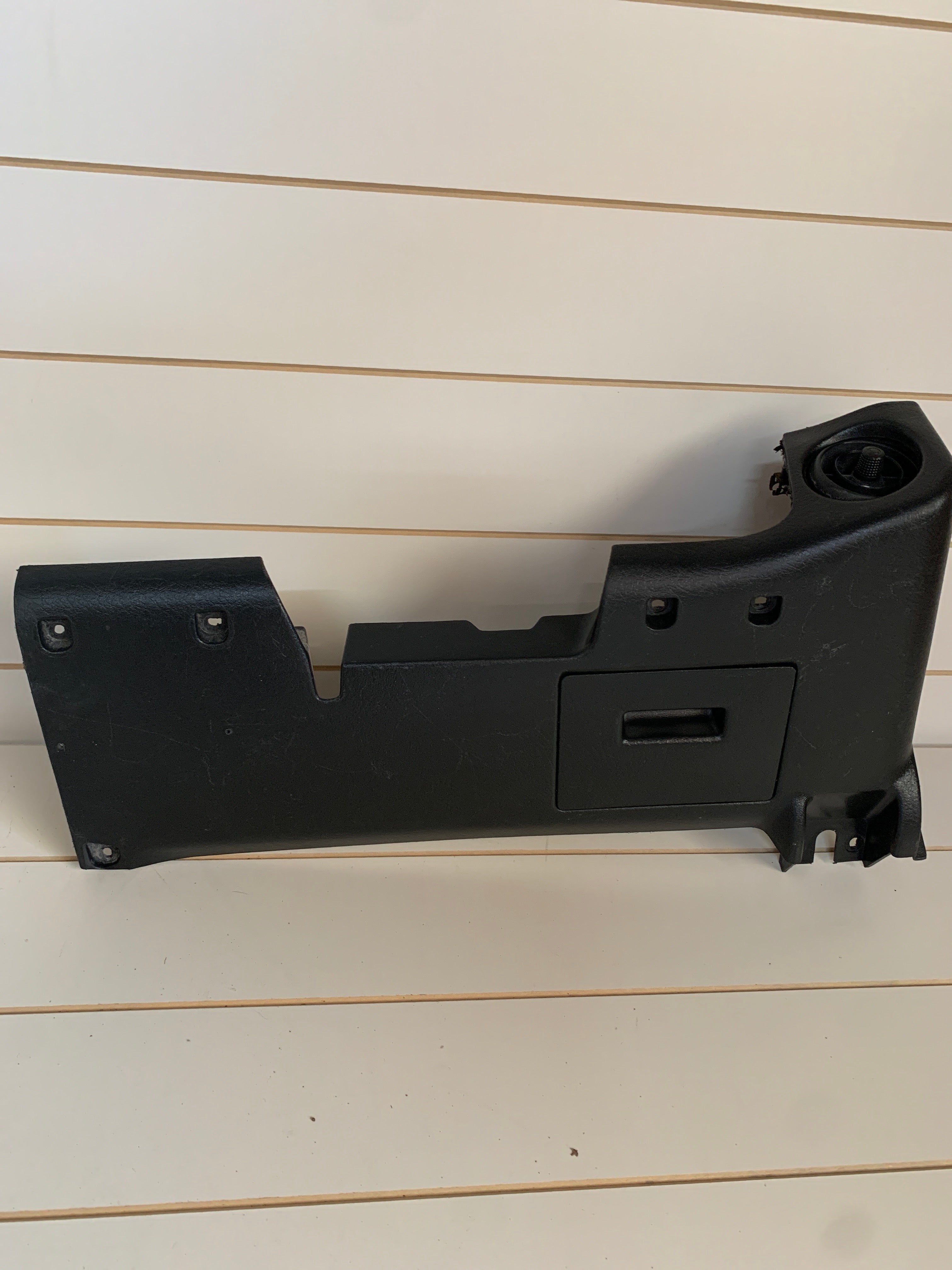 Lower Dash Panel, R32