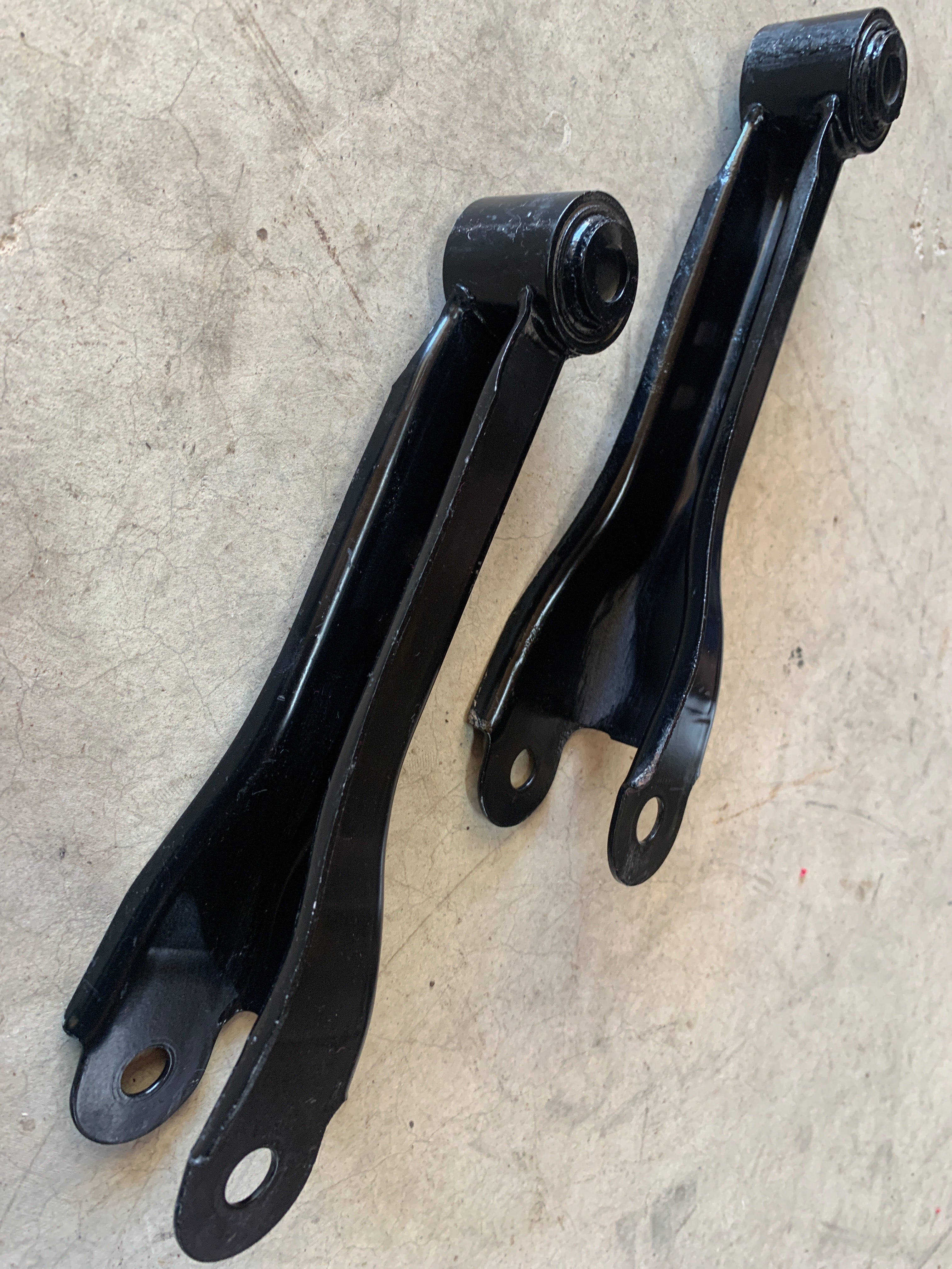 UPPER Rear Traction Arms, R32