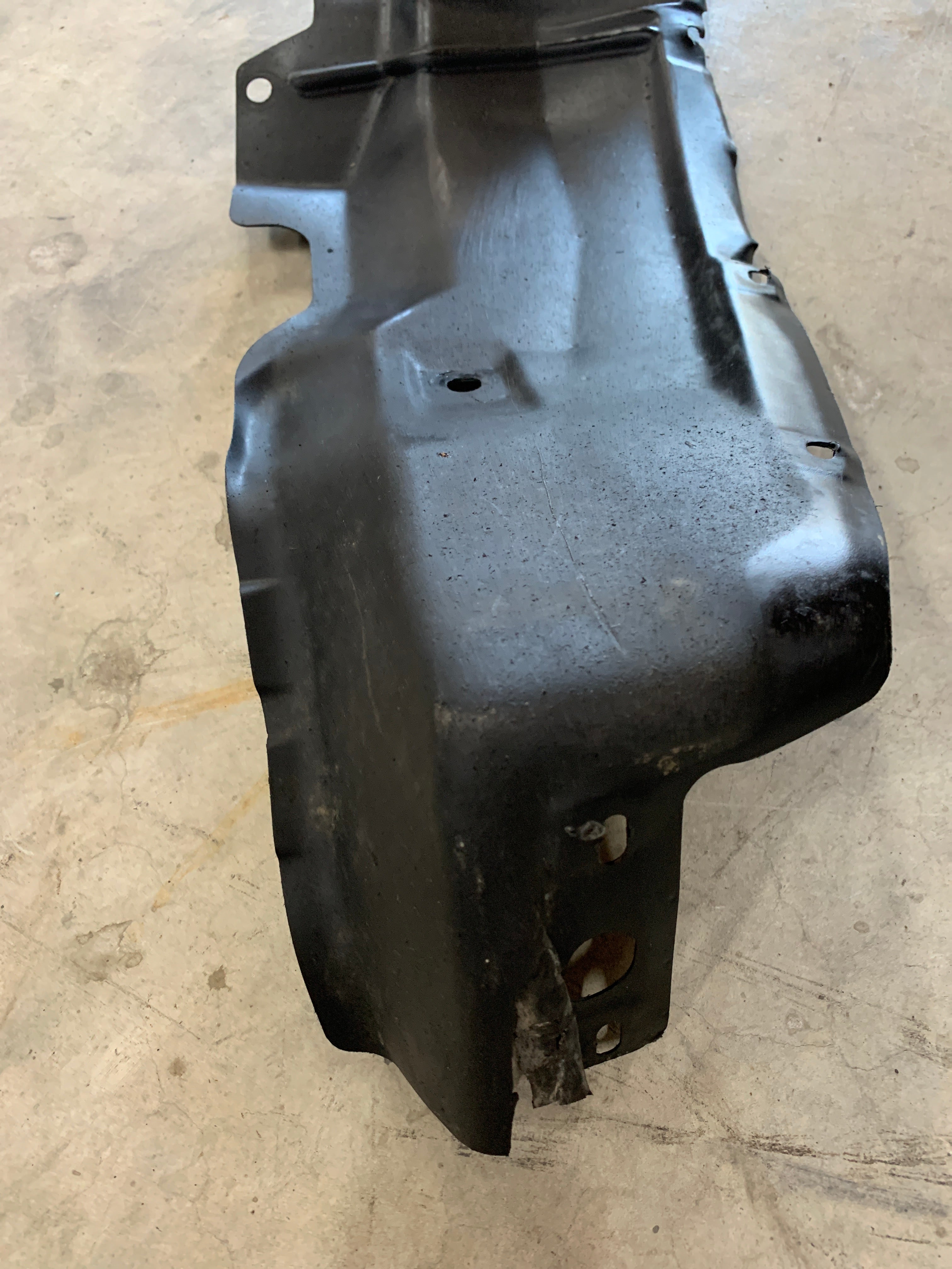 Front LEFT Guard Liner (back), R32 GTR