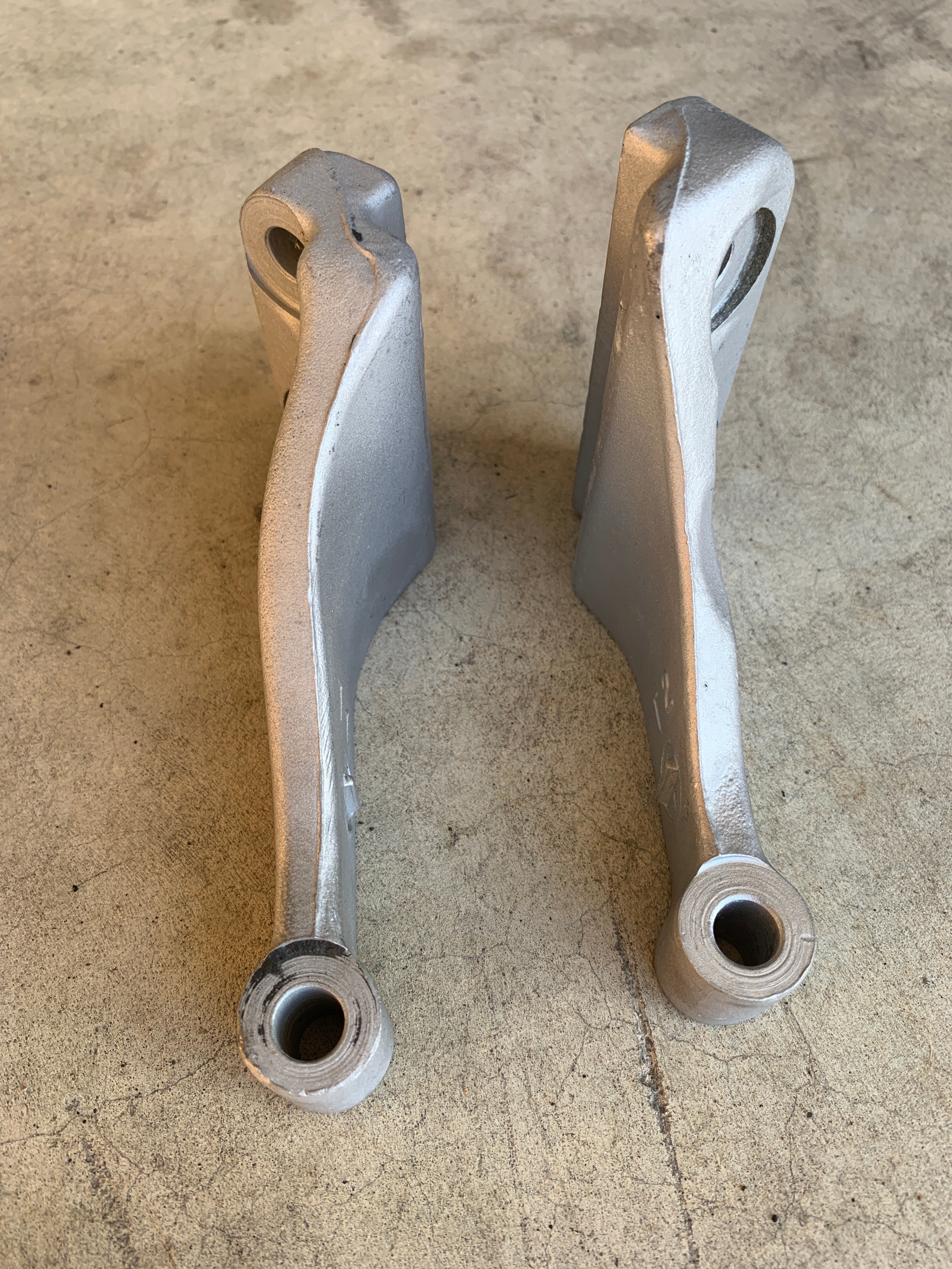 RWD Gearbox Brackets, R32