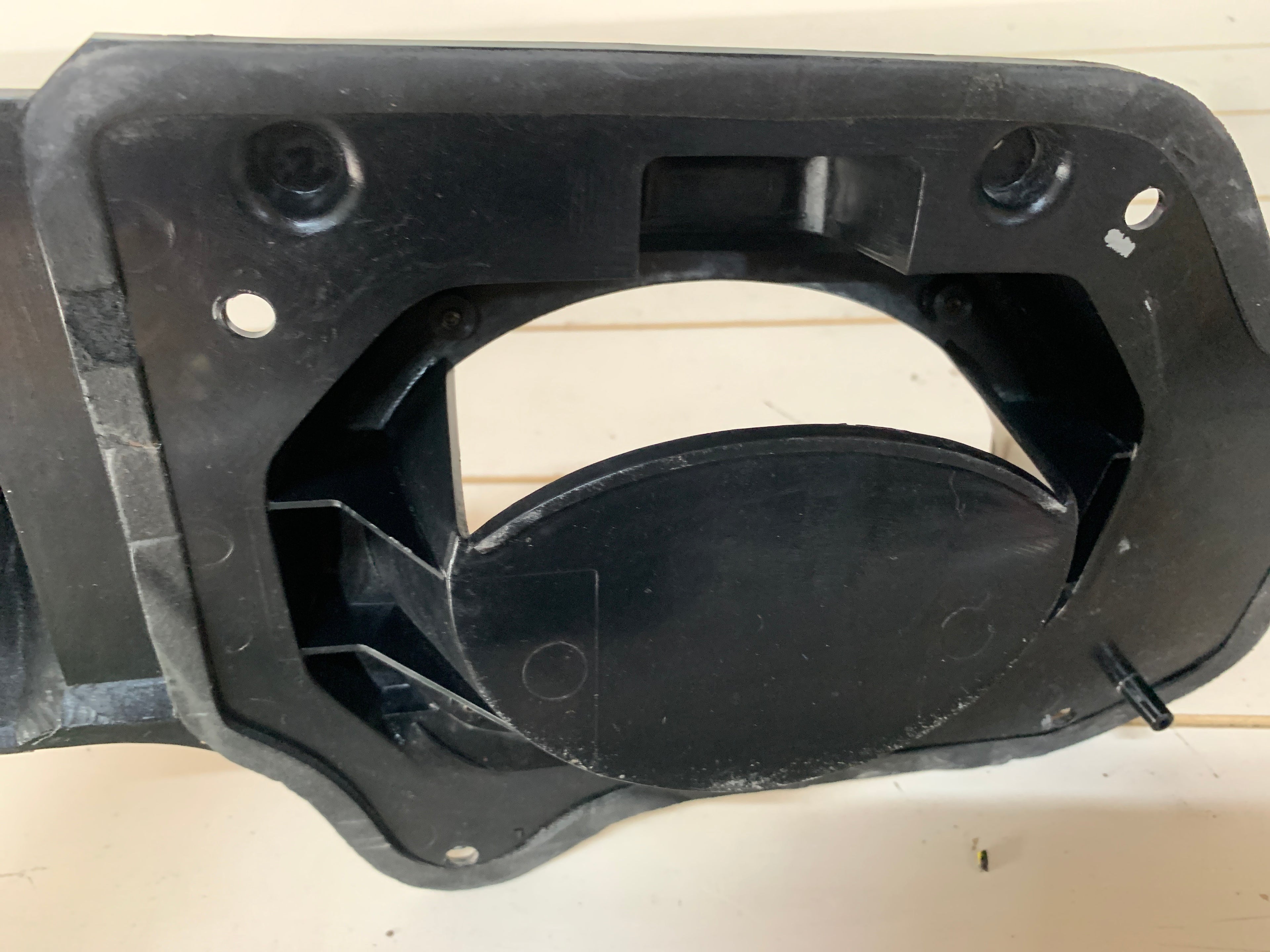 LEFT Front Speaker Holder, R32