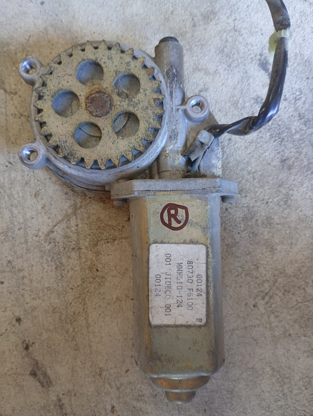 RIGHT Window Regulator, R32 Coupe