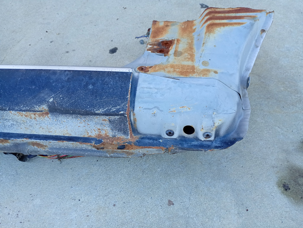 RIGHT Sill Cut, R32 GTS4