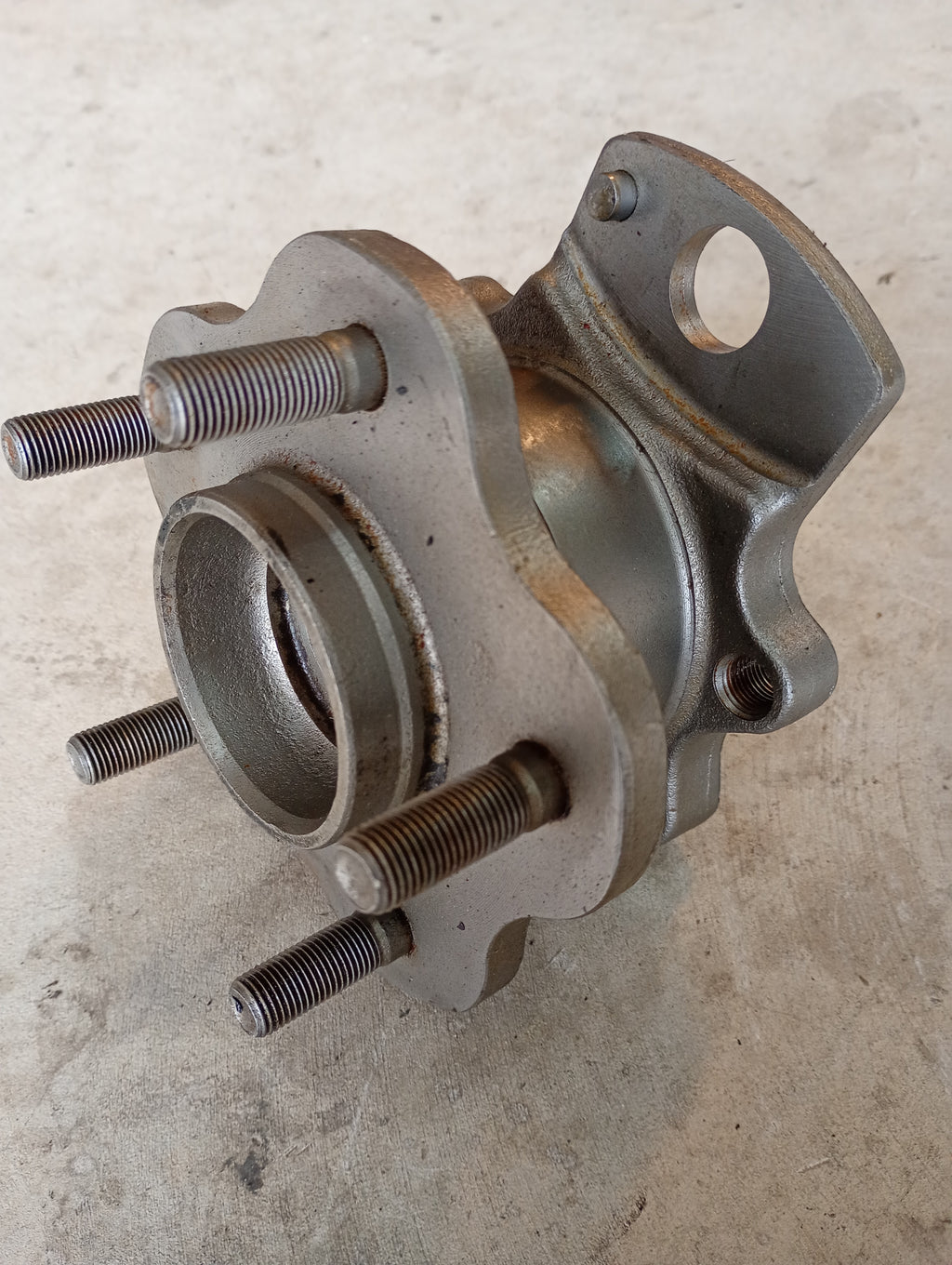 RIGHT Rear Wheel Hub, R32 GTR