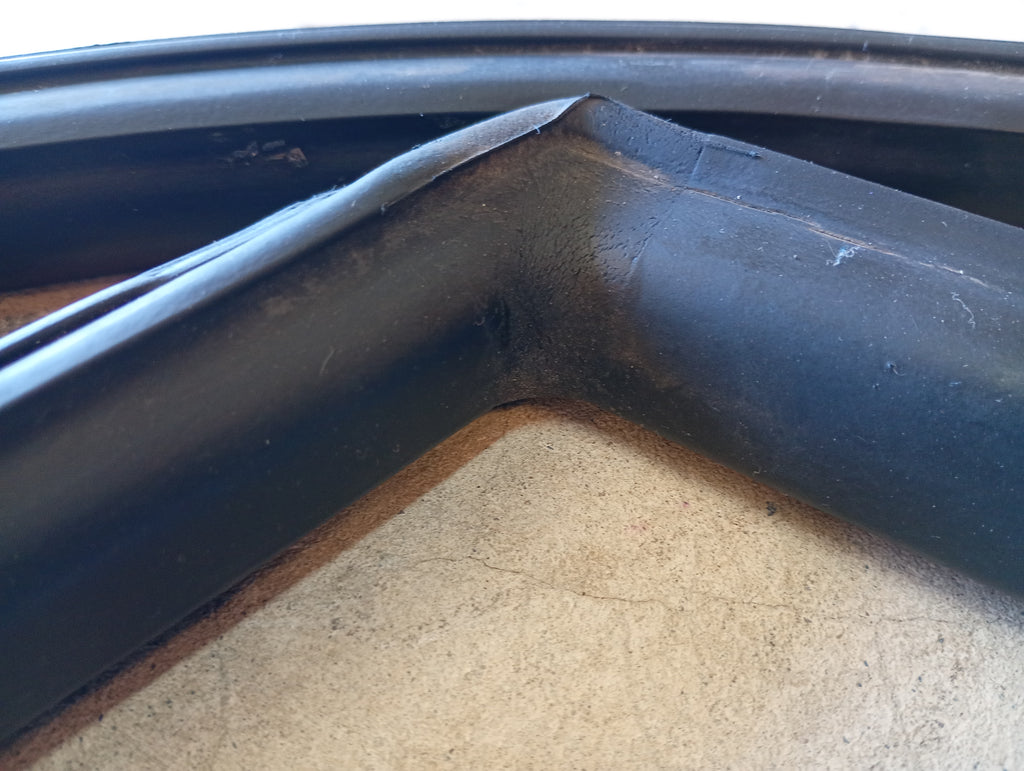 PAIR Upper Door Glass Seals, R32 Coupe
