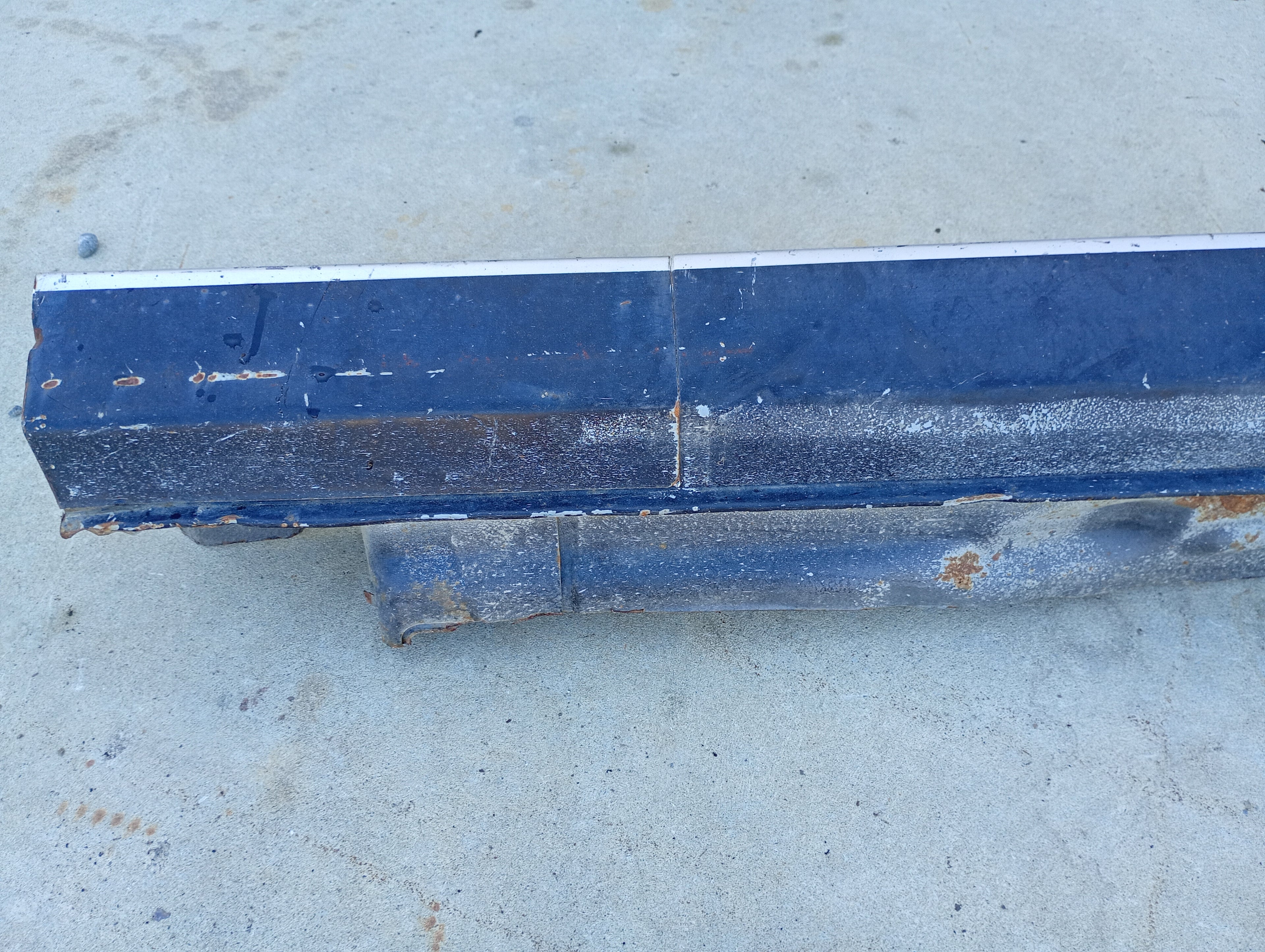 RIGHT Sill Cut, R32 GTS4