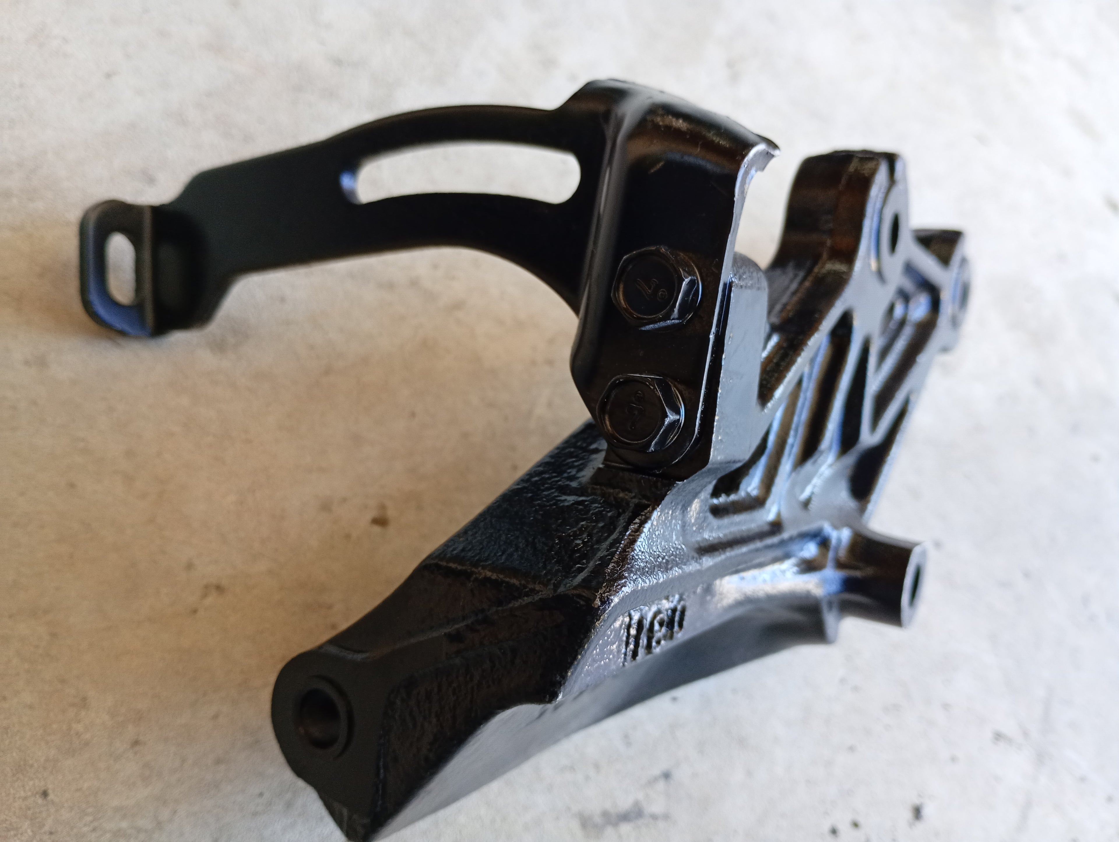 Power Steering Pump Bracket, R32 SKyline
