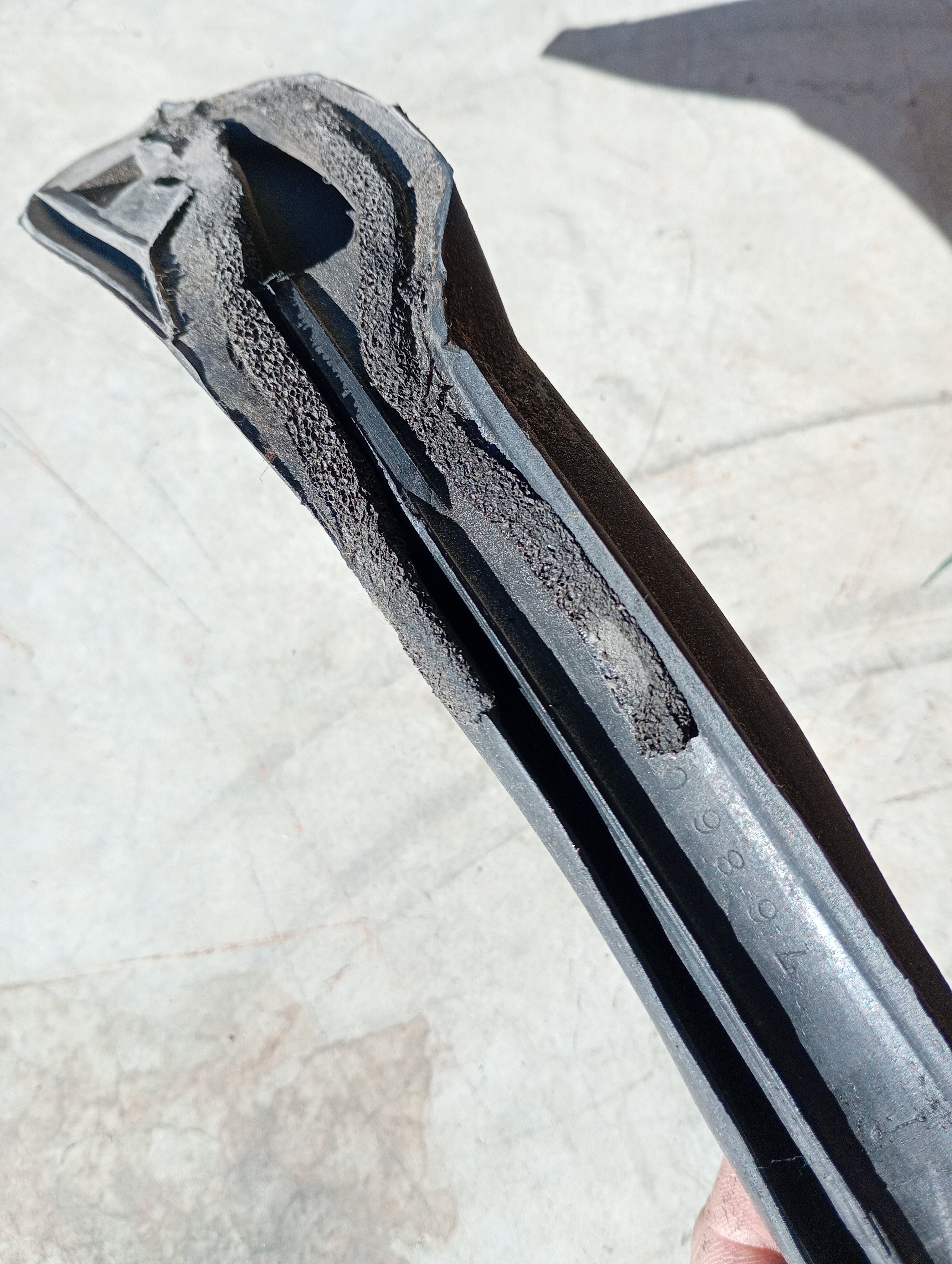 RIGHT Upper Door Glass Seal, R32 Coupe