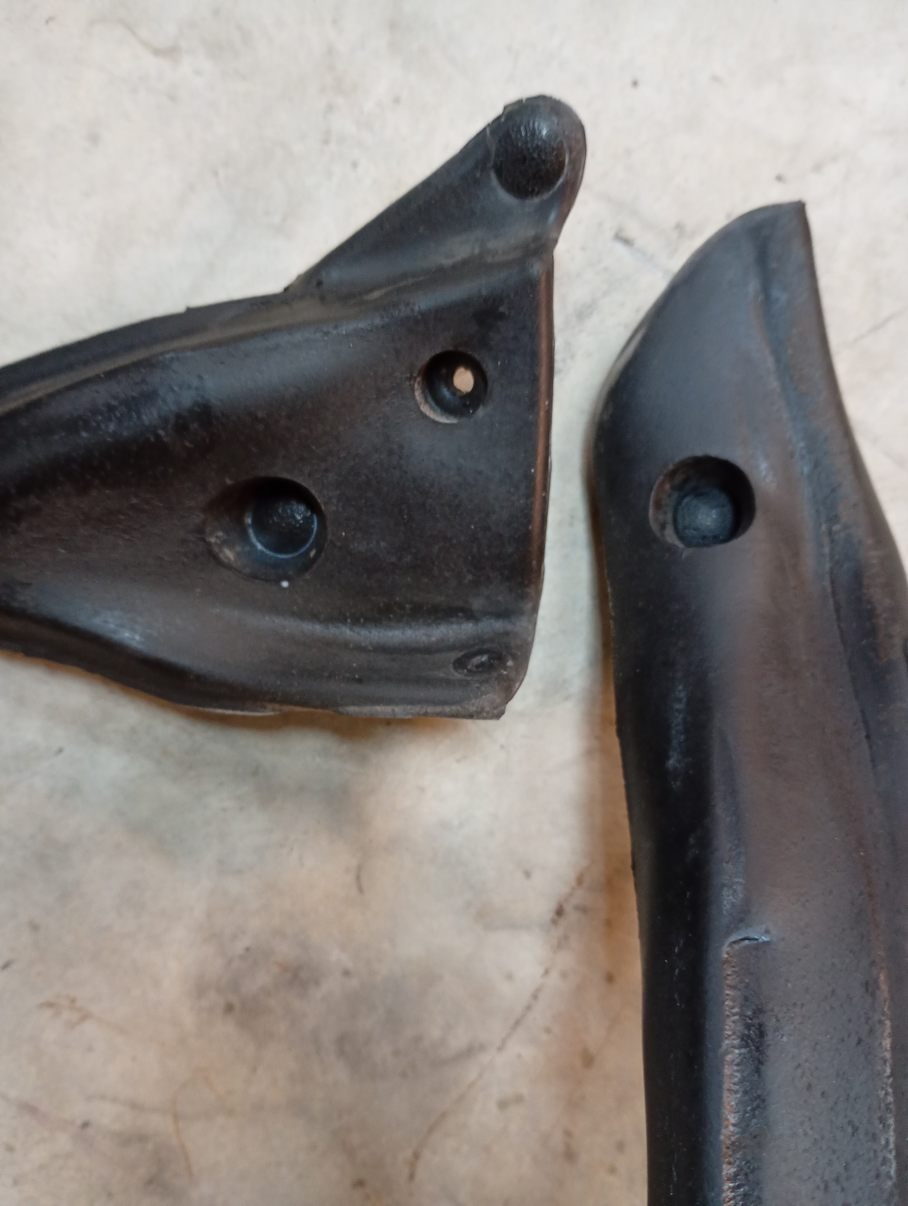 LEFT Upper Door Glass Seal, R32 Coupe