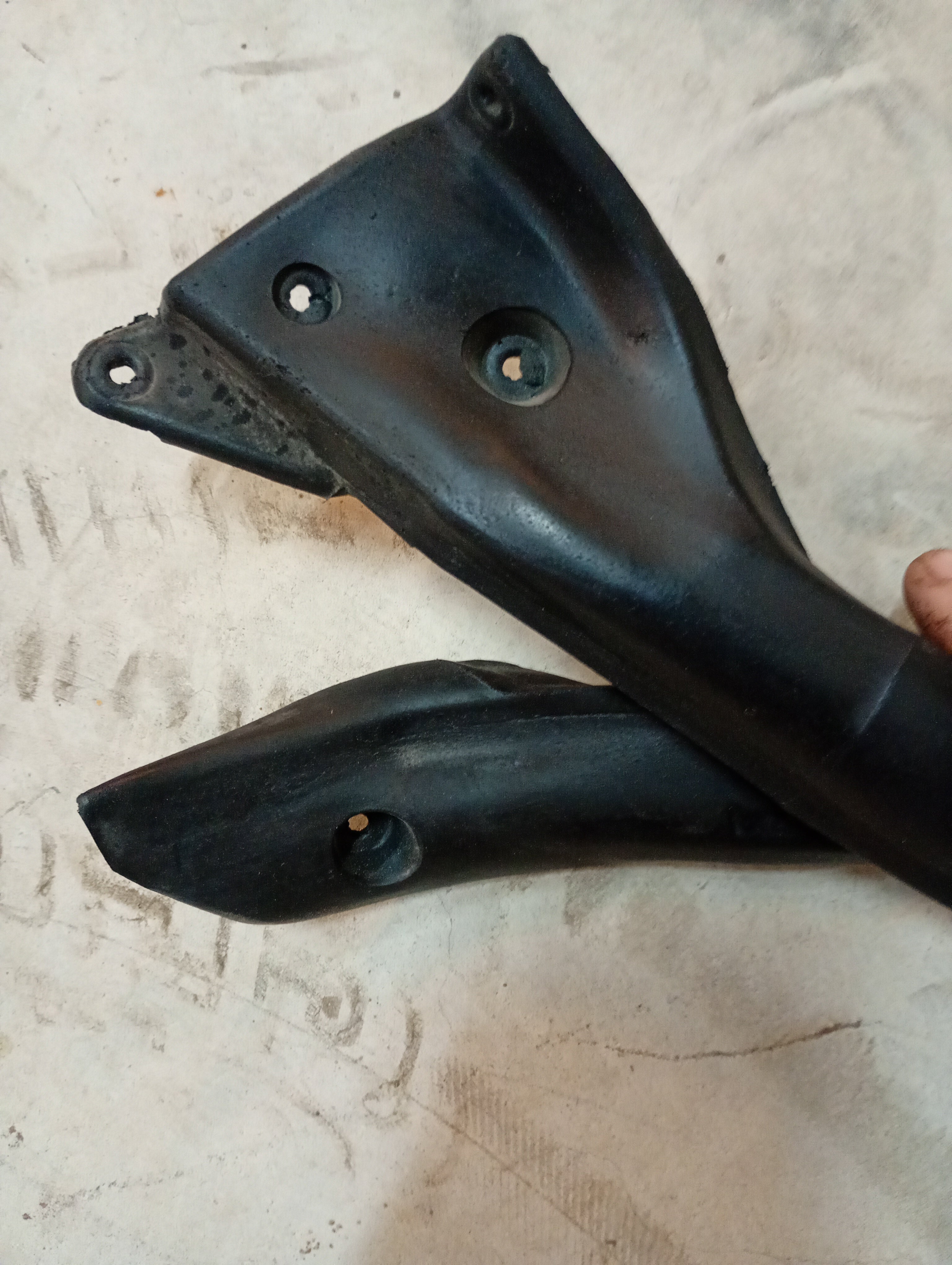 LEFT Upper Door Glass Seal, R32 Coupe