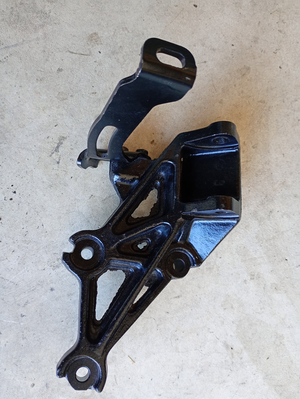 Power Steering Pump Bracket, R32 SKyline