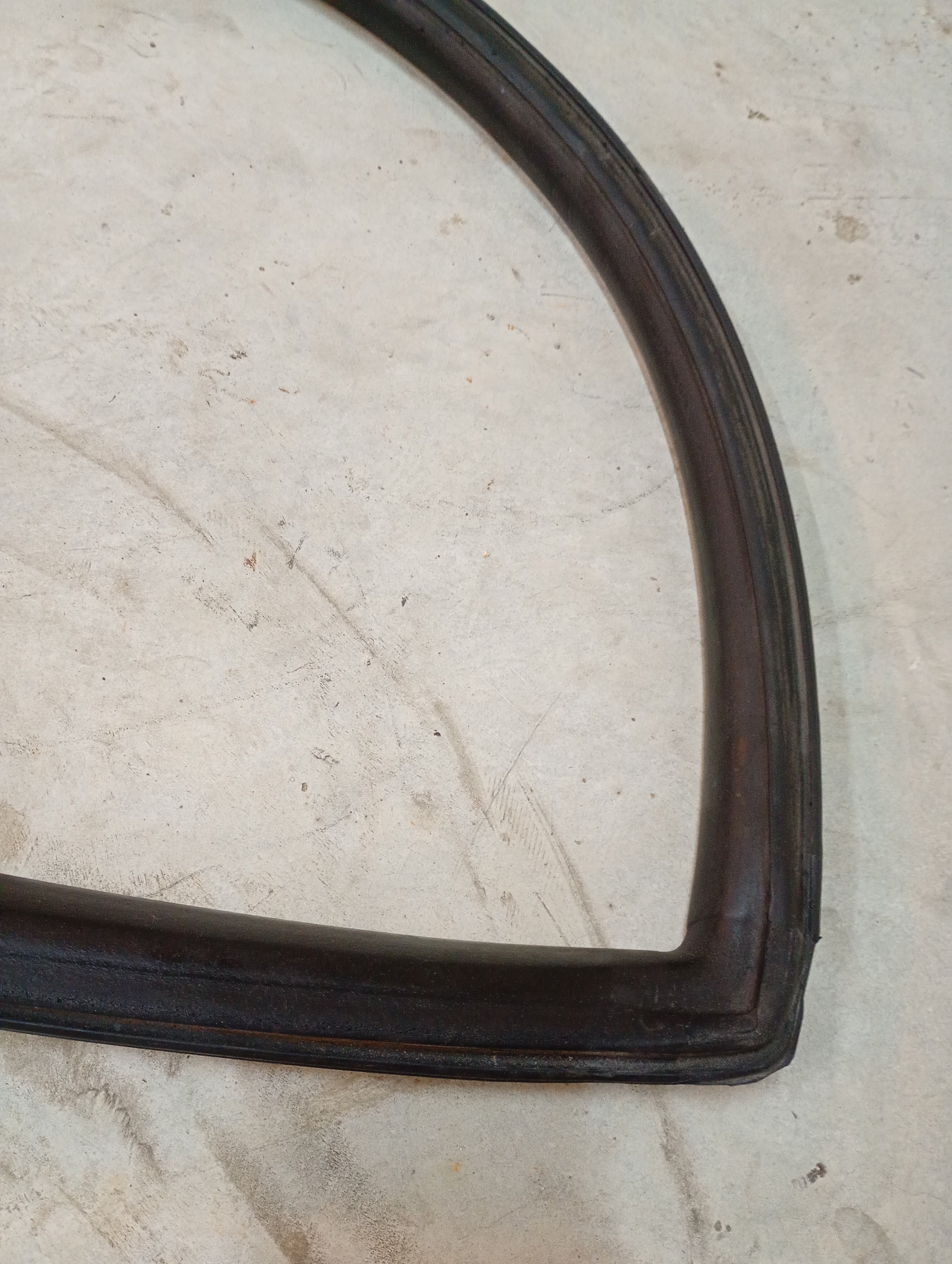 LEFT Upper Door Glass Seal, R32 Coupe