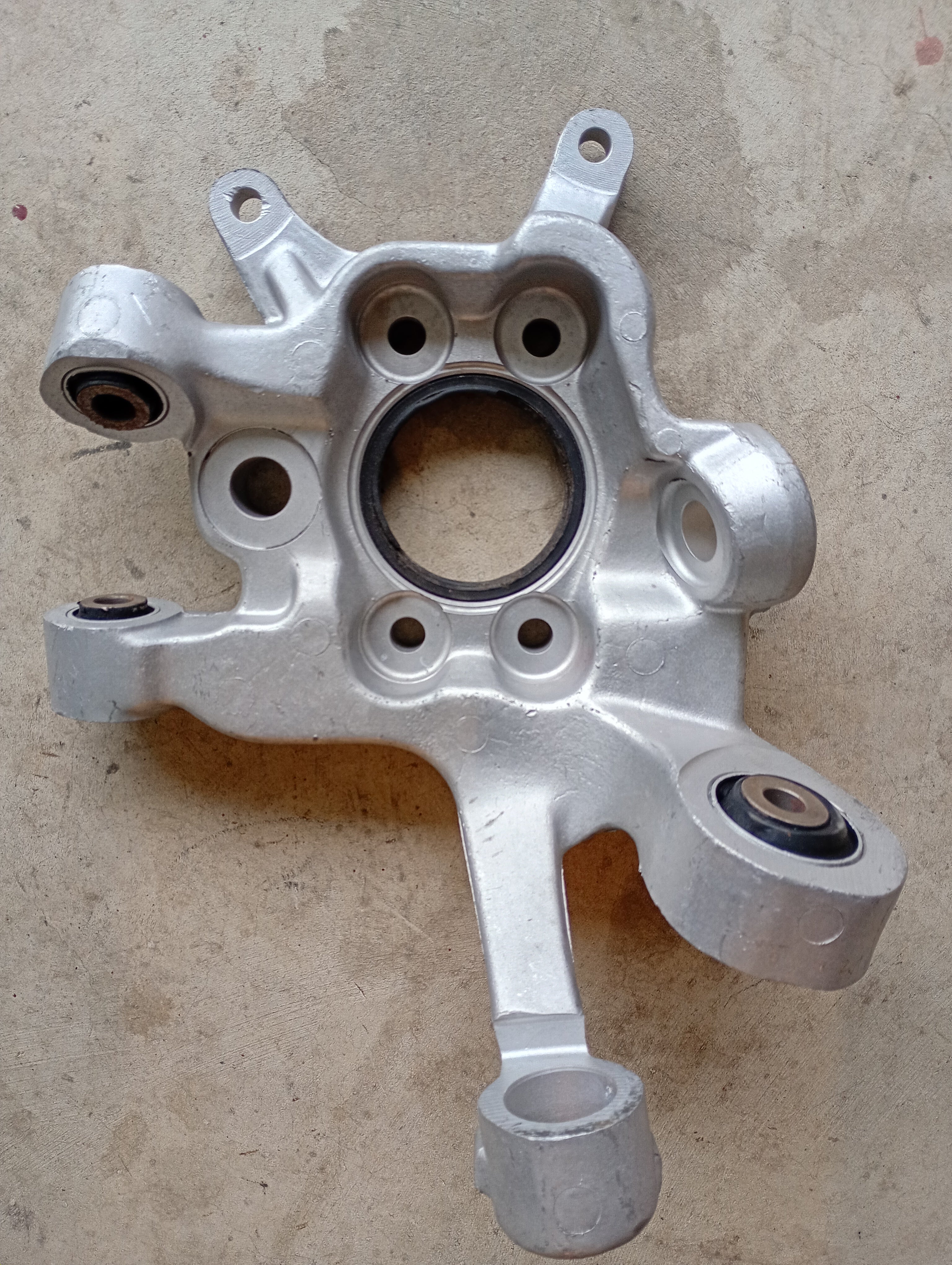 LEFT Rear Hub Carrier, R32 GTR