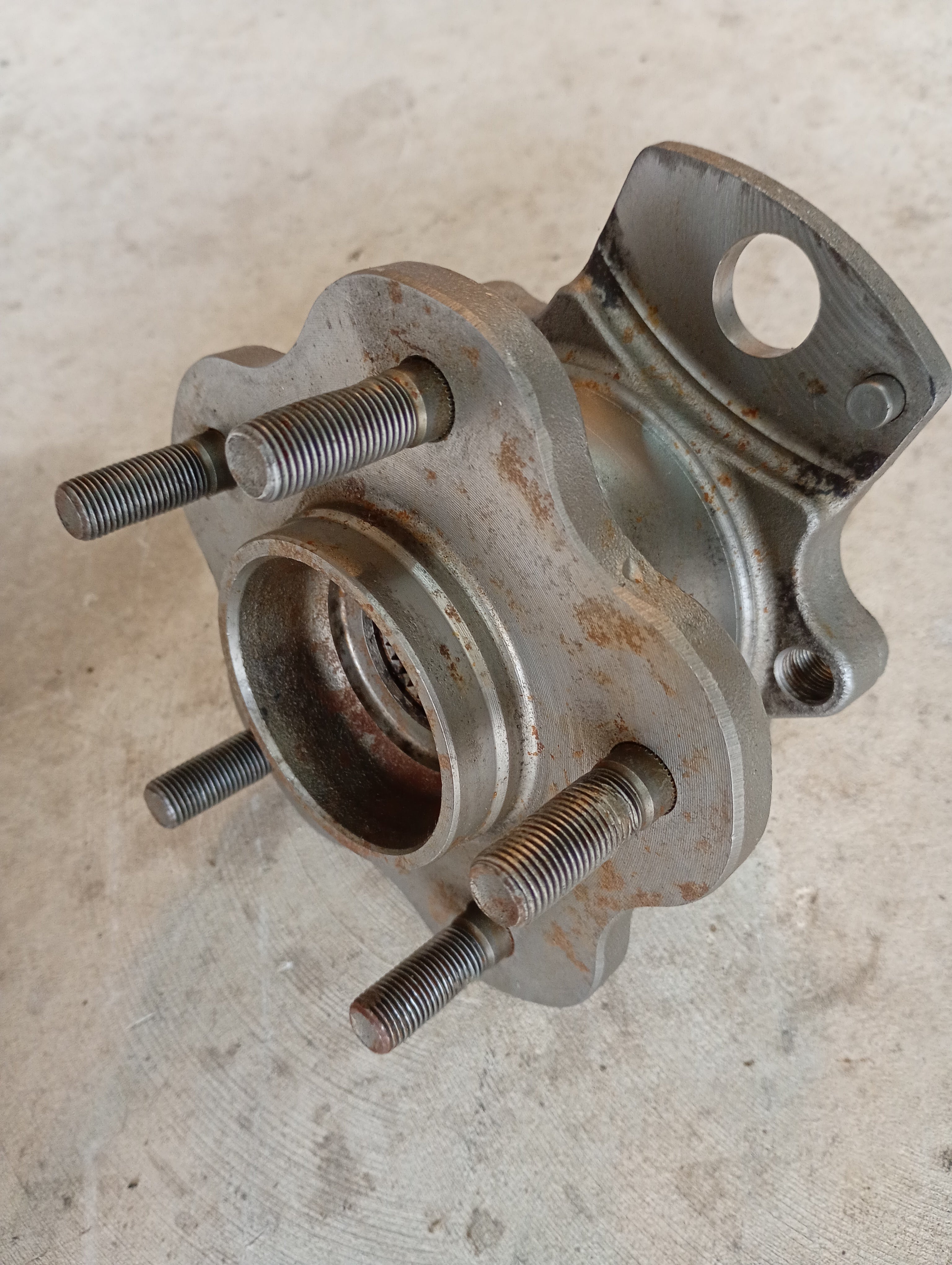 RIGHT Rear Wheel Hub, R32 GTR