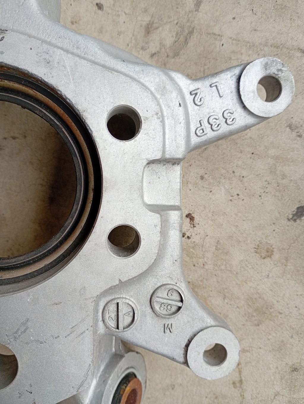 LEFT Rear Hub Carrier, R32 GTR
